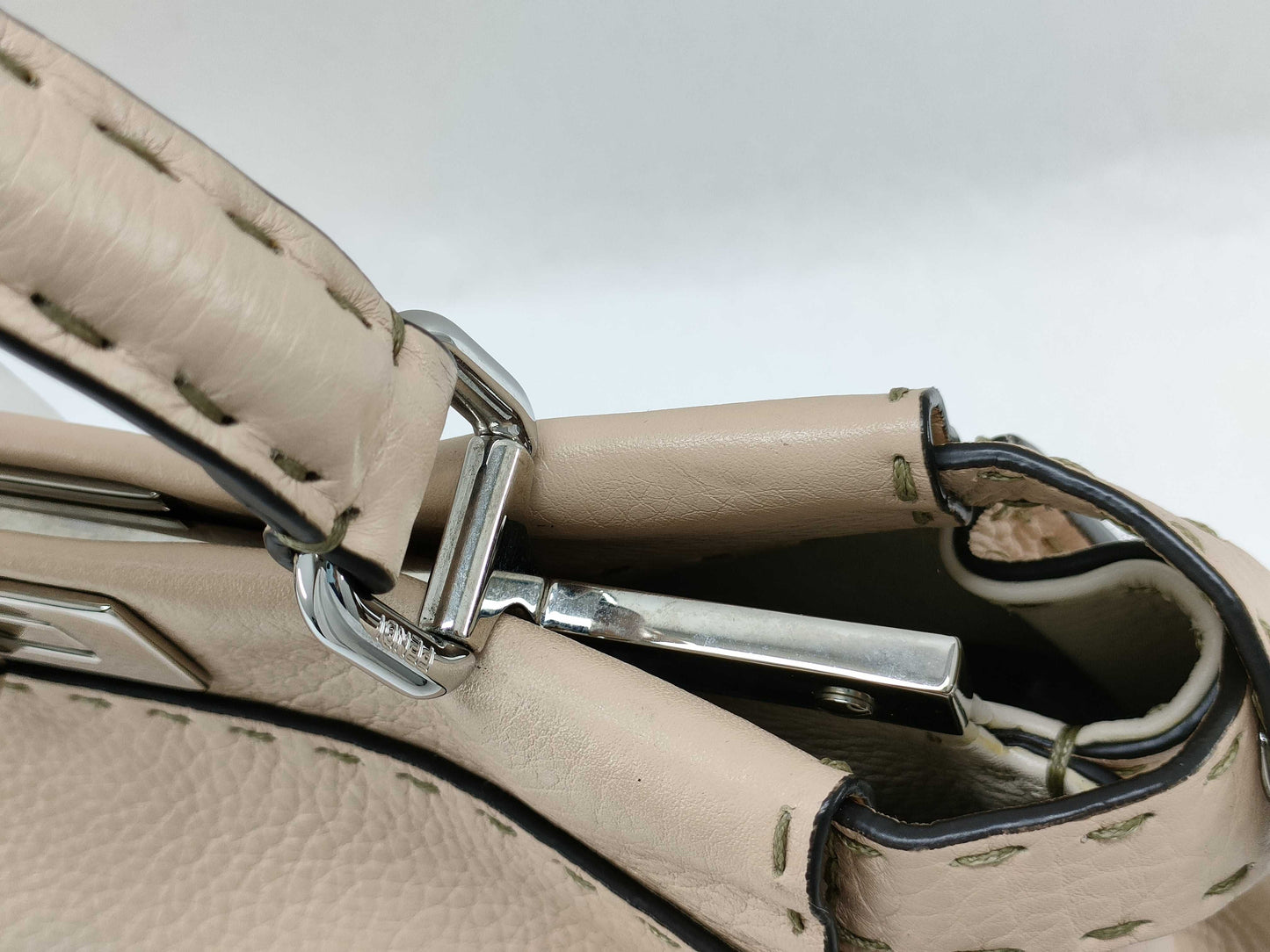 FENDI Peekaboo Iconic Medium Handbag/Selleria 8BN290 Handbag