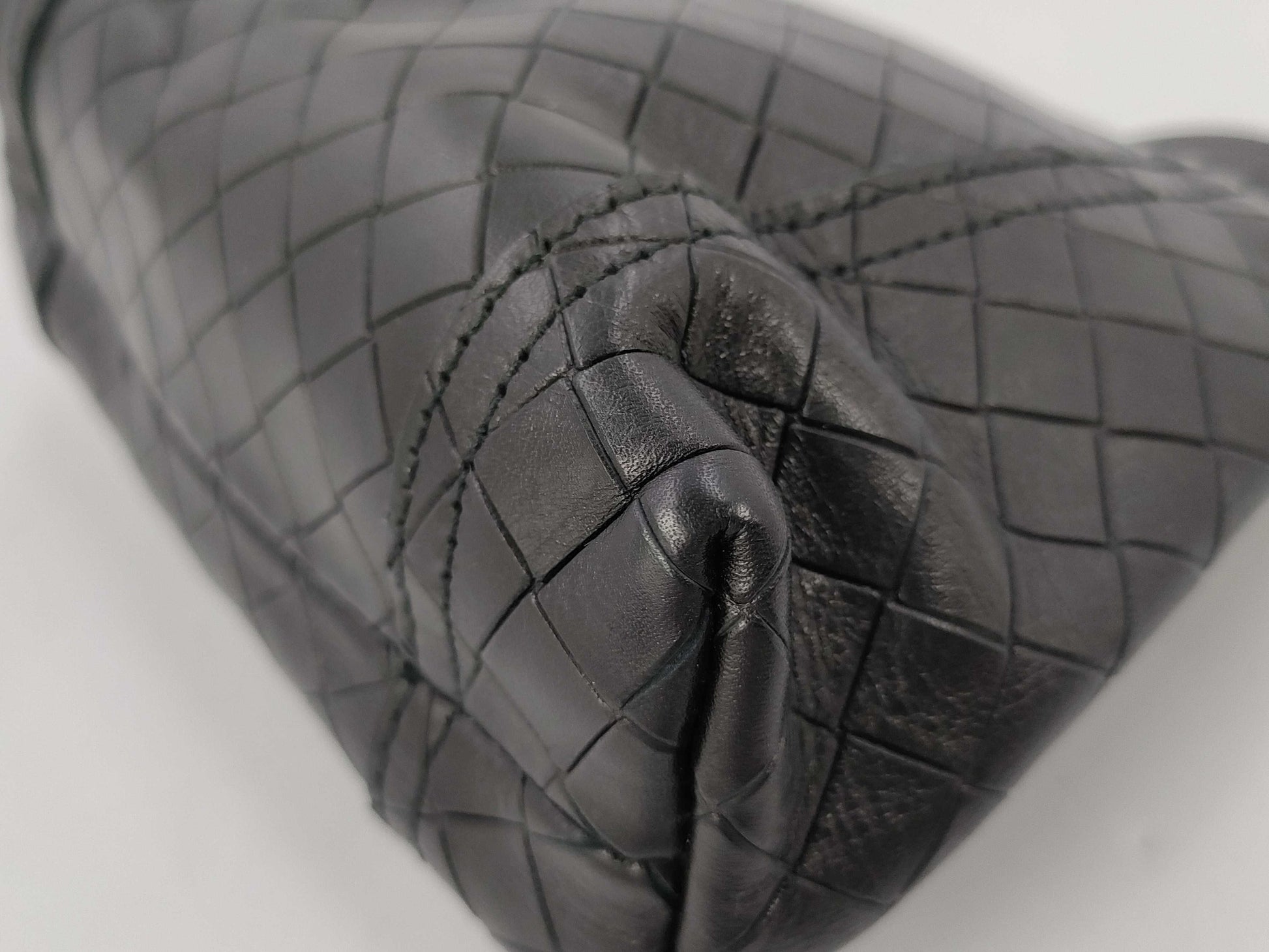BOTTEGA VENETA Bottega Intrecciato Pouch Black Pouch