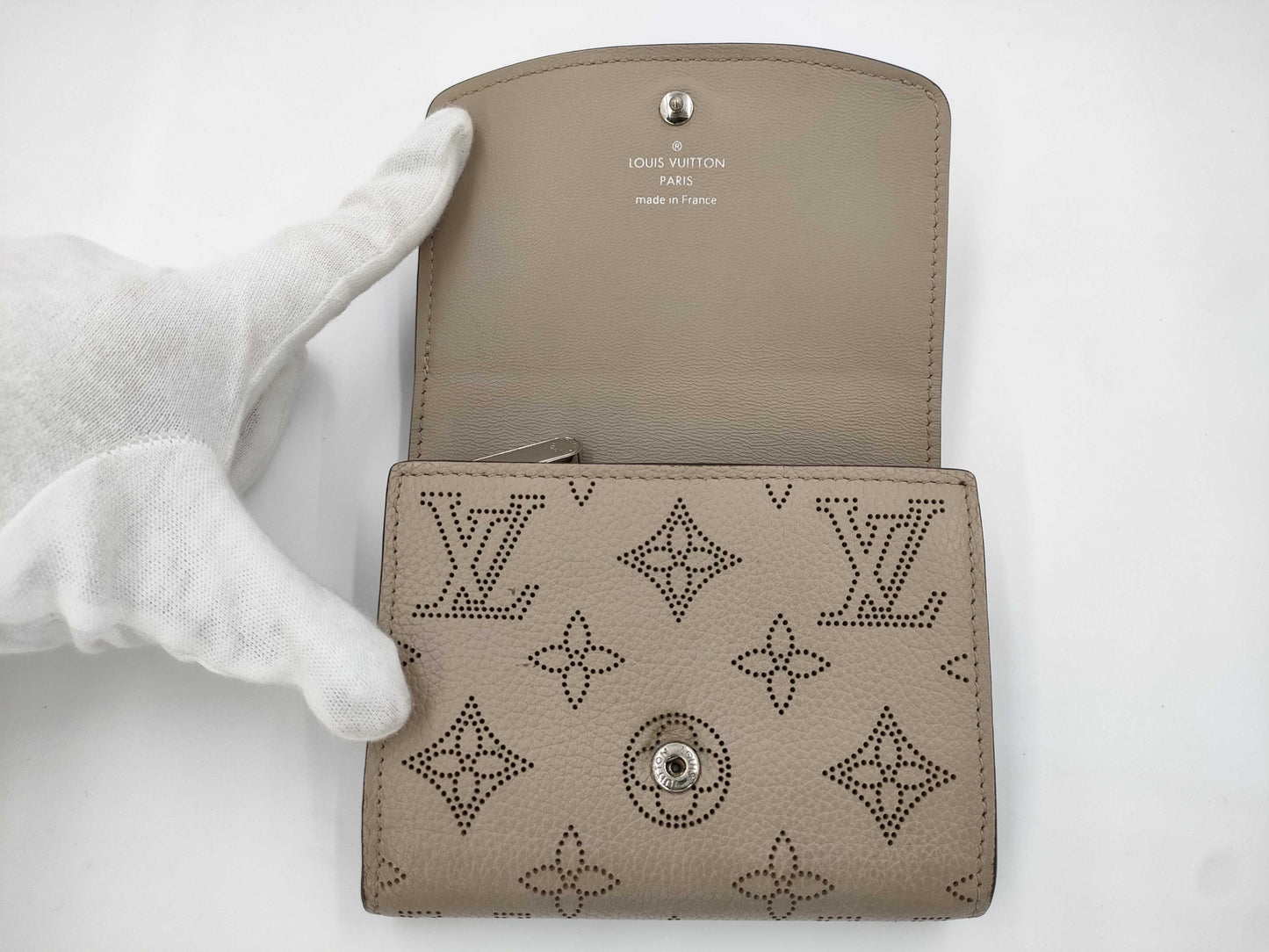 LOUIS VUITTON Louis Vuitton Mahina Portofeuil Iris Compact M62542 Galle Compact Wallet RFID Wallet