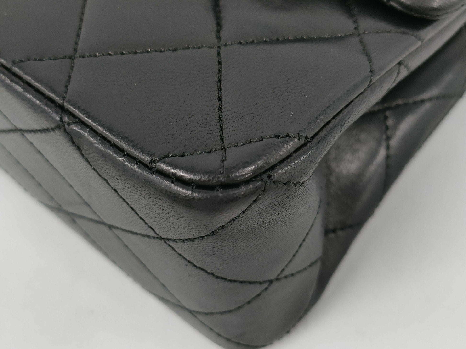 CHANEL Matelasse 25 Double Flap Double Chain Shoulder Bag