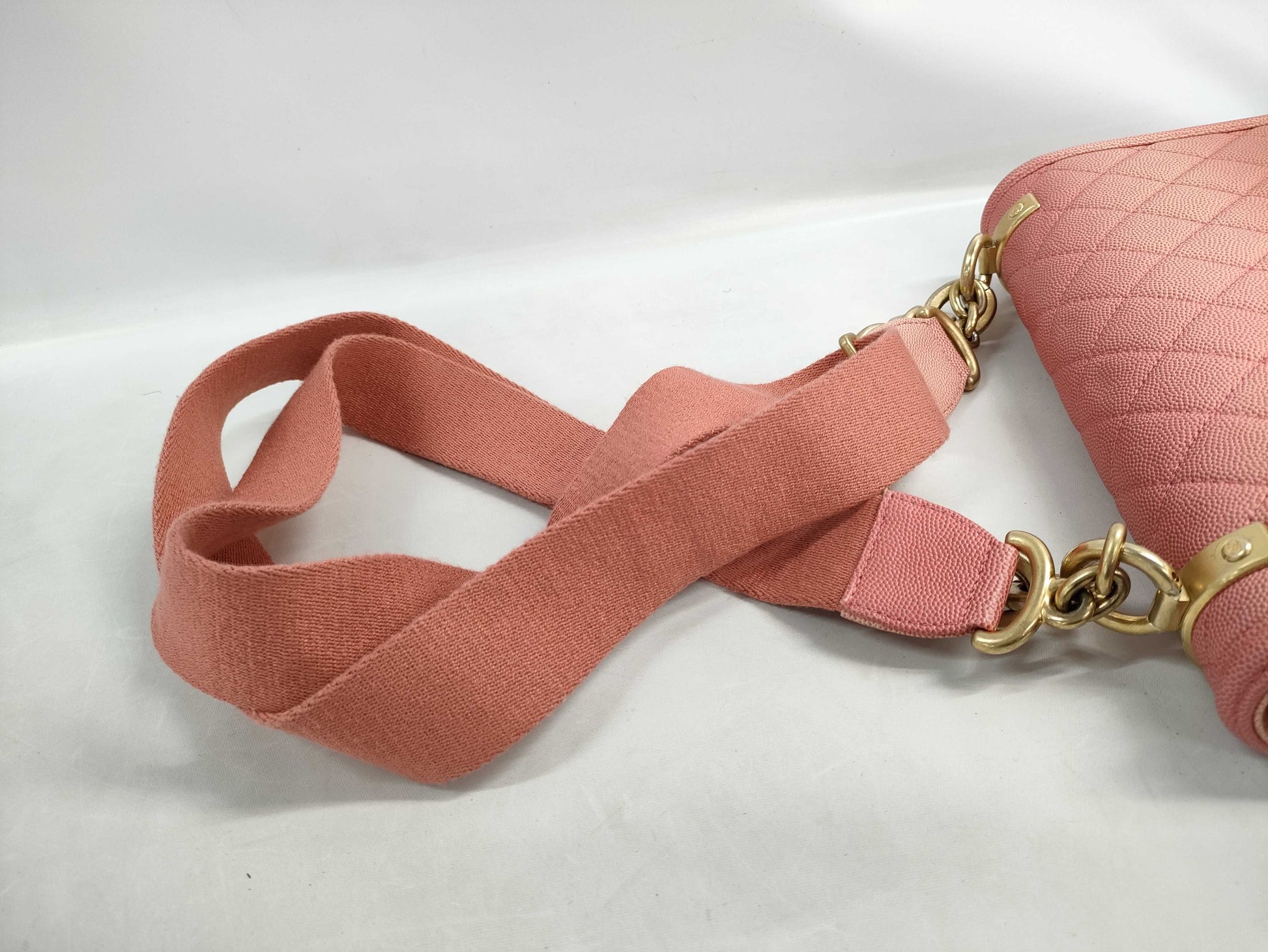 CHANEL Caviar Skin Shoulder Bag