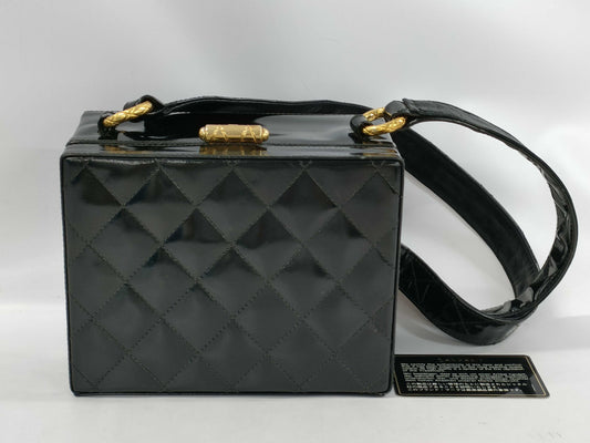 CHANEL Matelasse Shoulder Patent Leather Shoulder Bag
