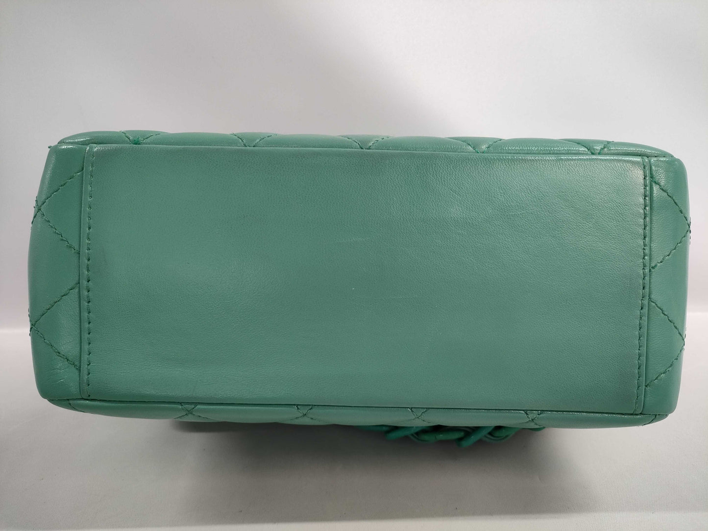 CHANEL Matelasse Chain Shoulder Bag in Lambskin/Green