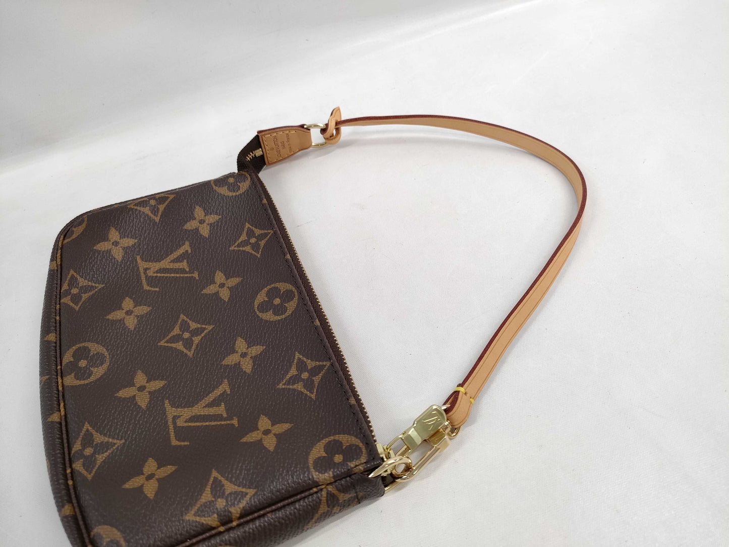 LOUIS VUITTON Monogram Mini Pochette Accessory Pouch