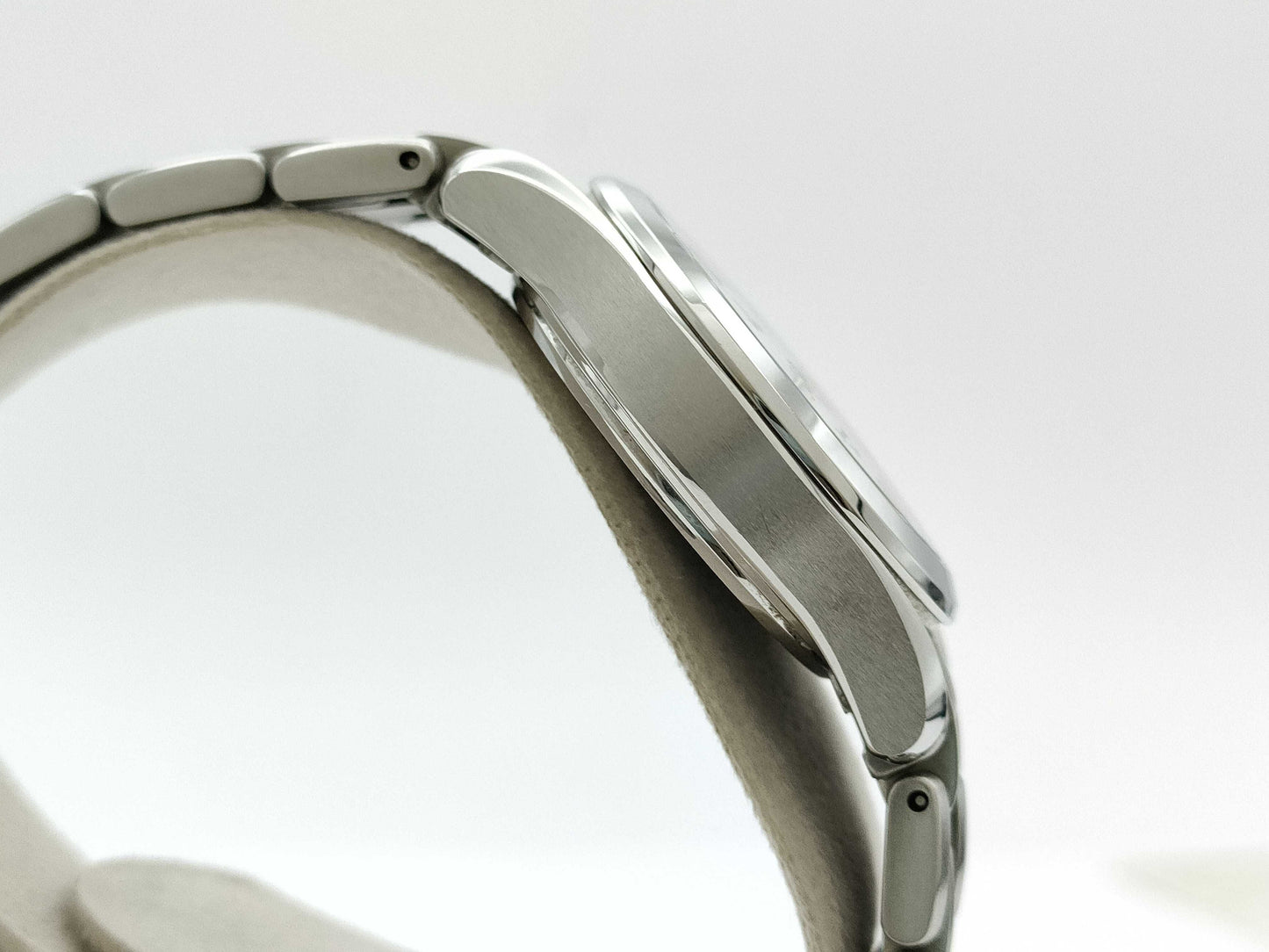 OMEGA 2571.20 Seamaster 120m 54756050 White Dial Quartz Immovable Women's Watch