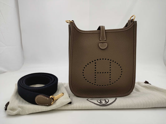 HERMES Evelyn TPM Amazon Taurillon Clemence Etoupe Shoulder Bag with GD Hardware and K Stamp
