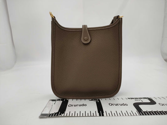 HERMES Evelyn TPM Amazon Taurillon Clemence Etoupe Shoulder Bag with GD Hardware and K Stamp