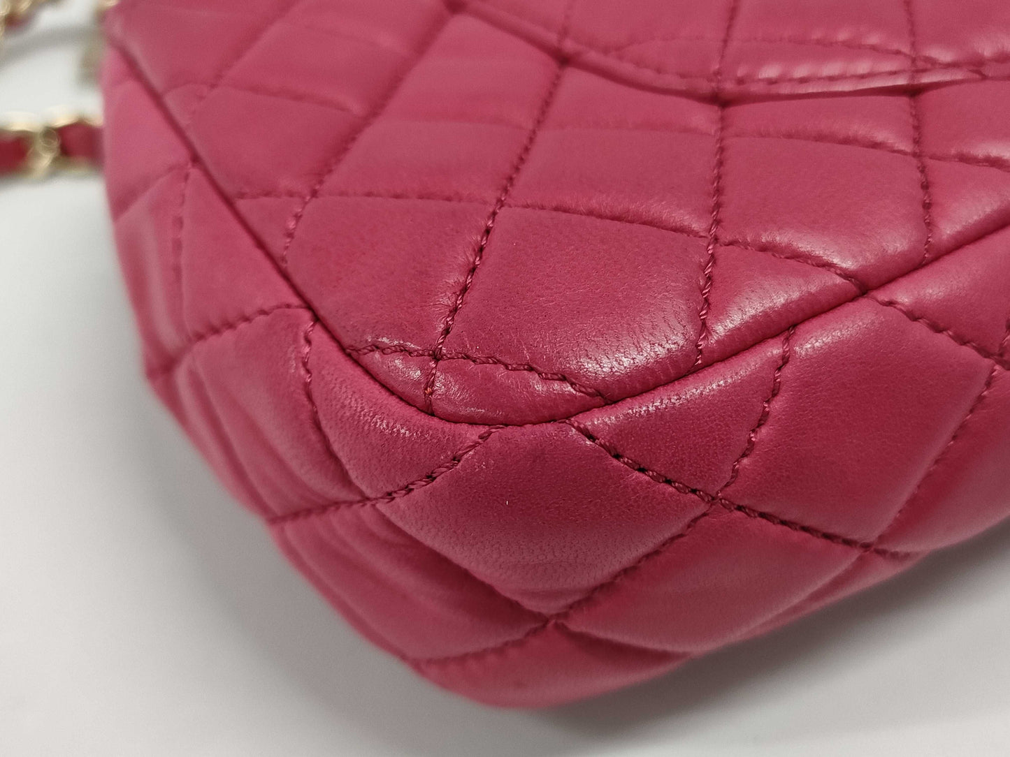 CHANEL Matelasse 25 Chain Shoulder Bag, East West Lambskin, Red, GD Hardware, 13409863, Sticker and Card Included