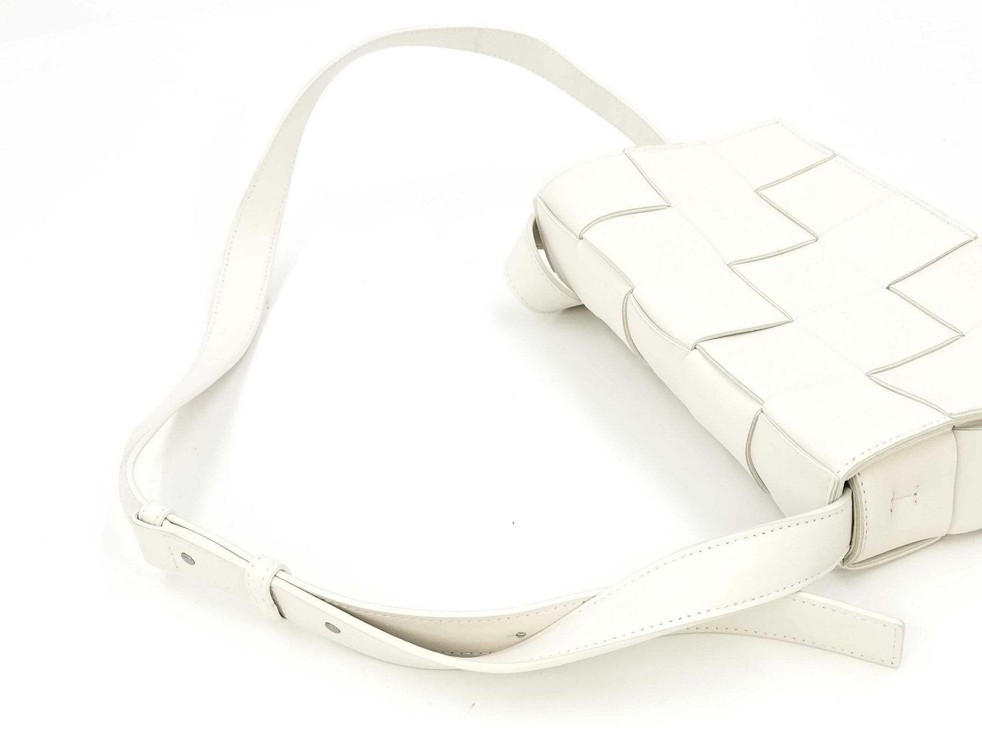 BOTTEGA VENETA Cassette Small Shoulder Bag, Maxi Intrecciato, White
