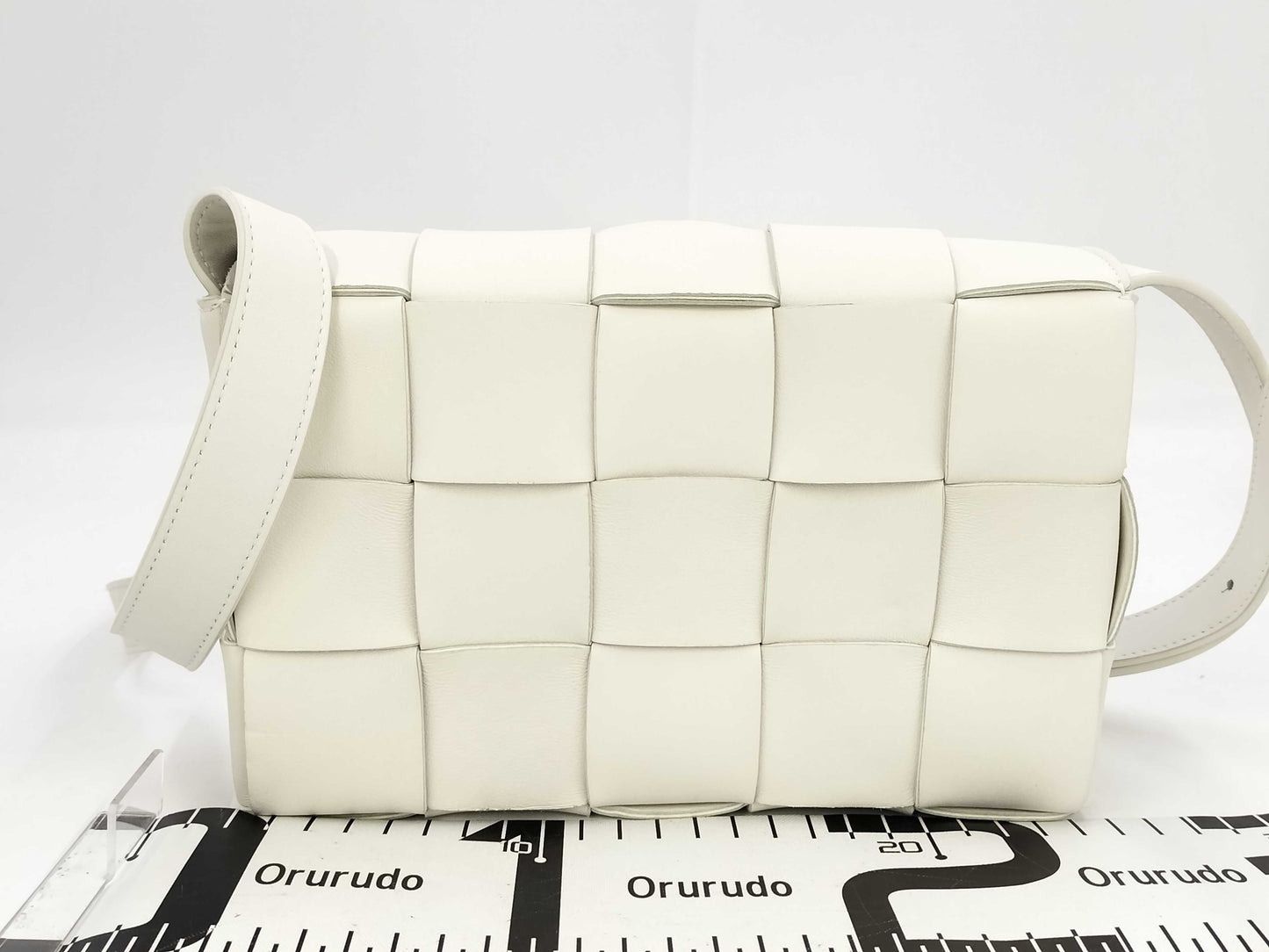 BOTTEGA VENETA Cassette Small Shoulder Bag, Maxi Intrecciato, White