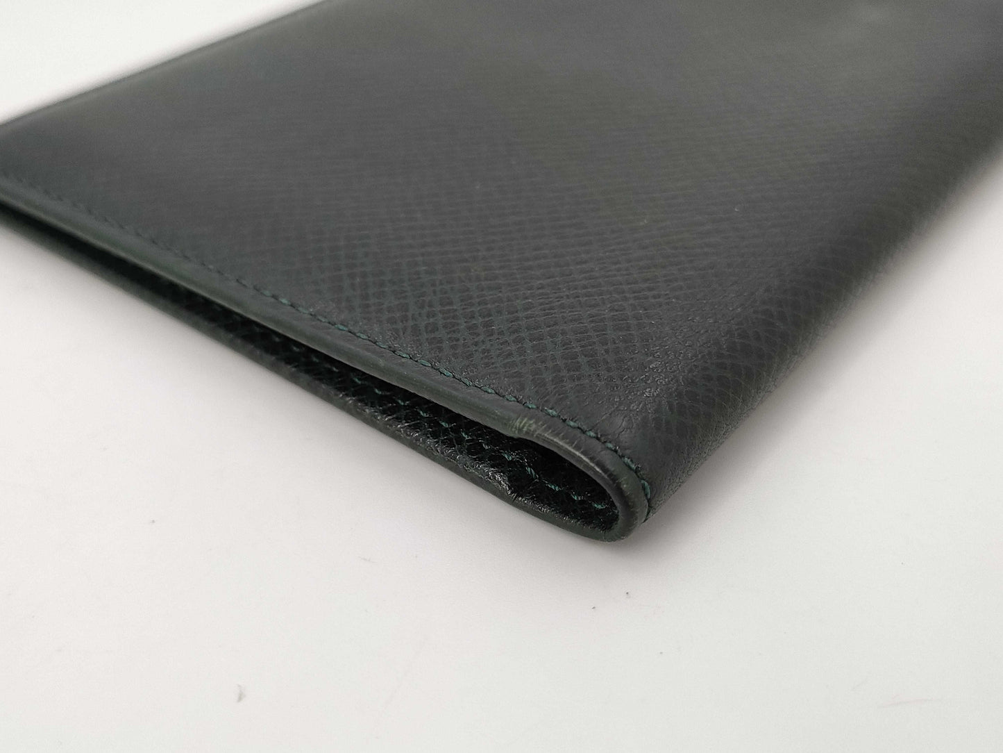 LOUIS VUITTON Taiga Long Wallet