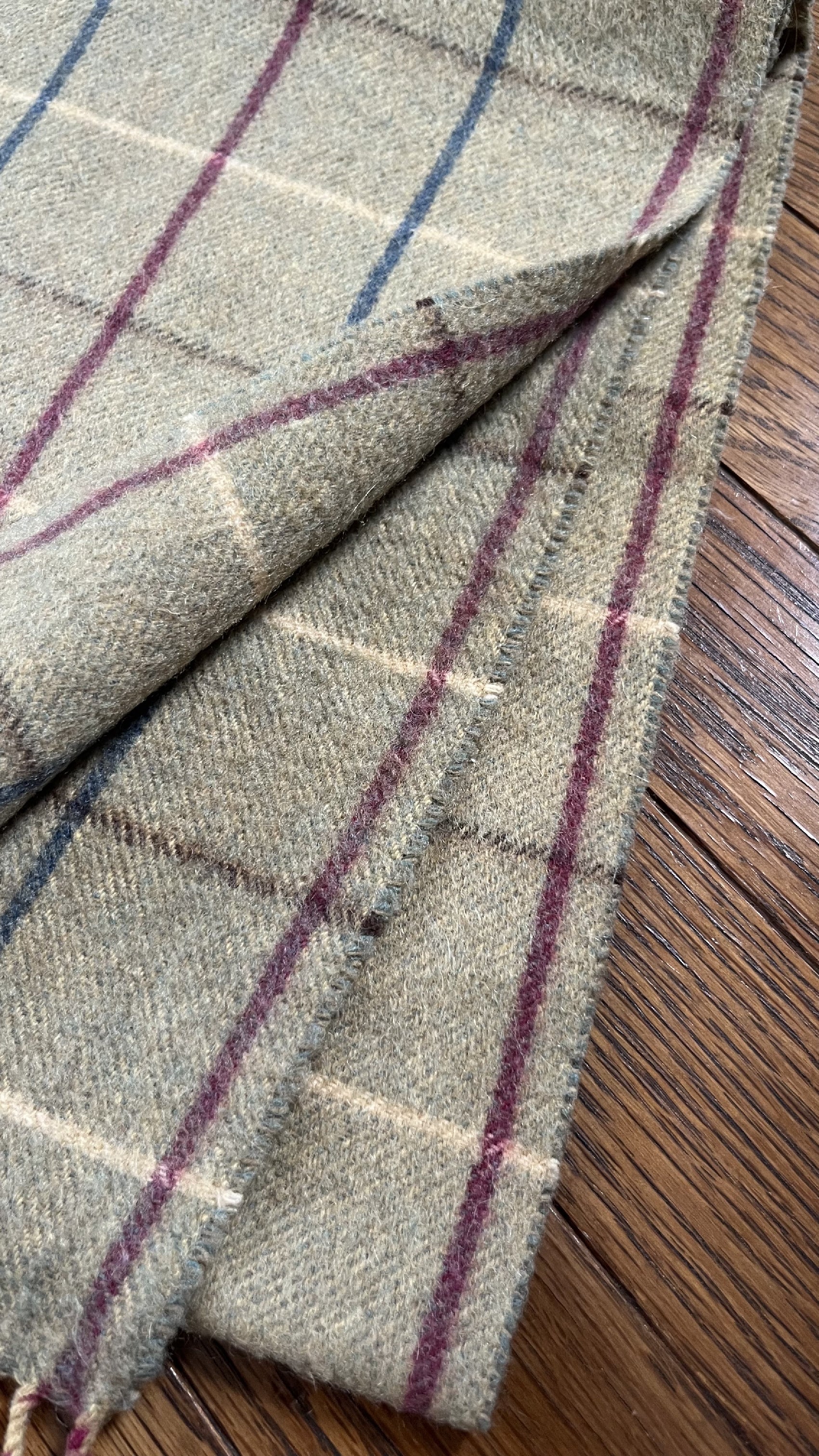Rare BURBERRY Cashmere Scarf, Length: 136cm, Width: 30cm, 100% Cashmere, Rare Color: Khaki
