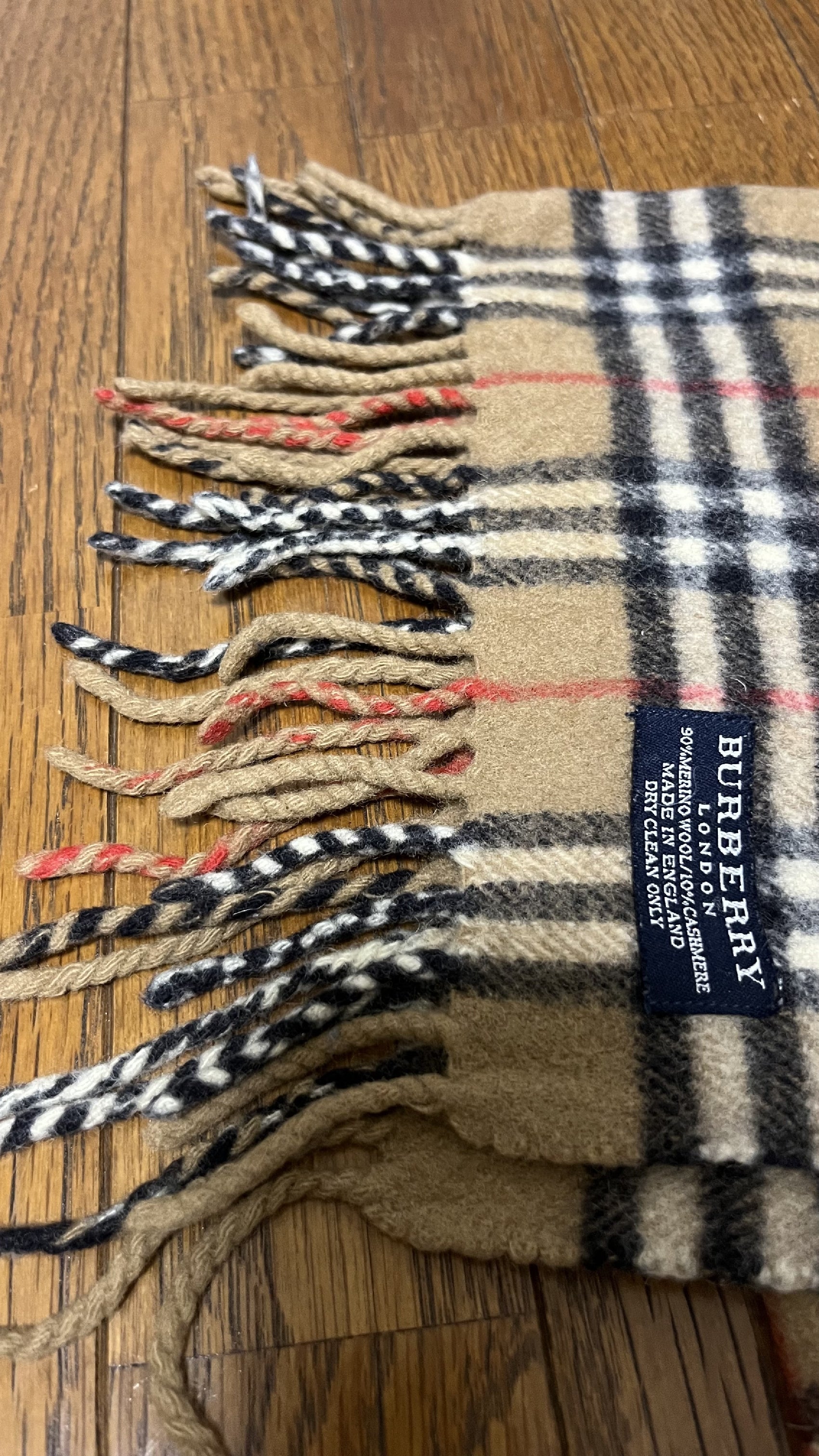 BURBERRY Nova Check Cashmere Scarf Length: 136cm Width: 22cm 100% cashmere Nova Check Scarf