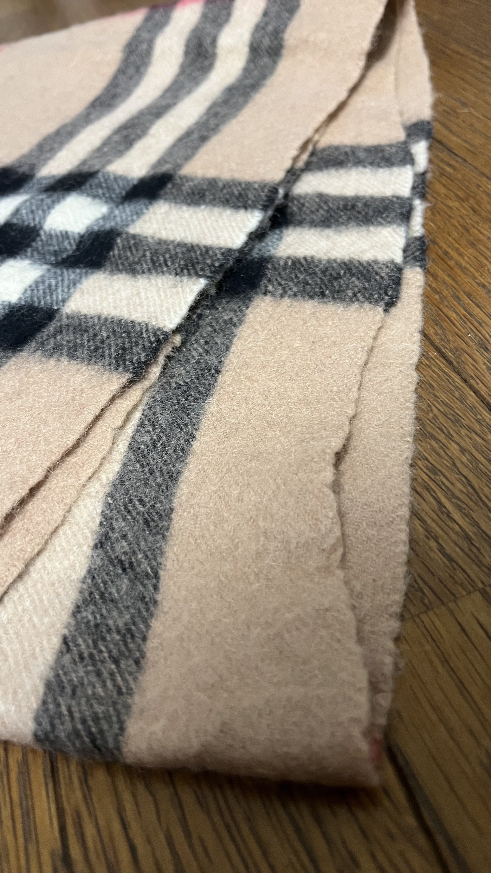 BURBERRY Nova Check Cashmere Scarf Length: 156cm Width: 27cm Cashmere 50% Nova Check Scarf