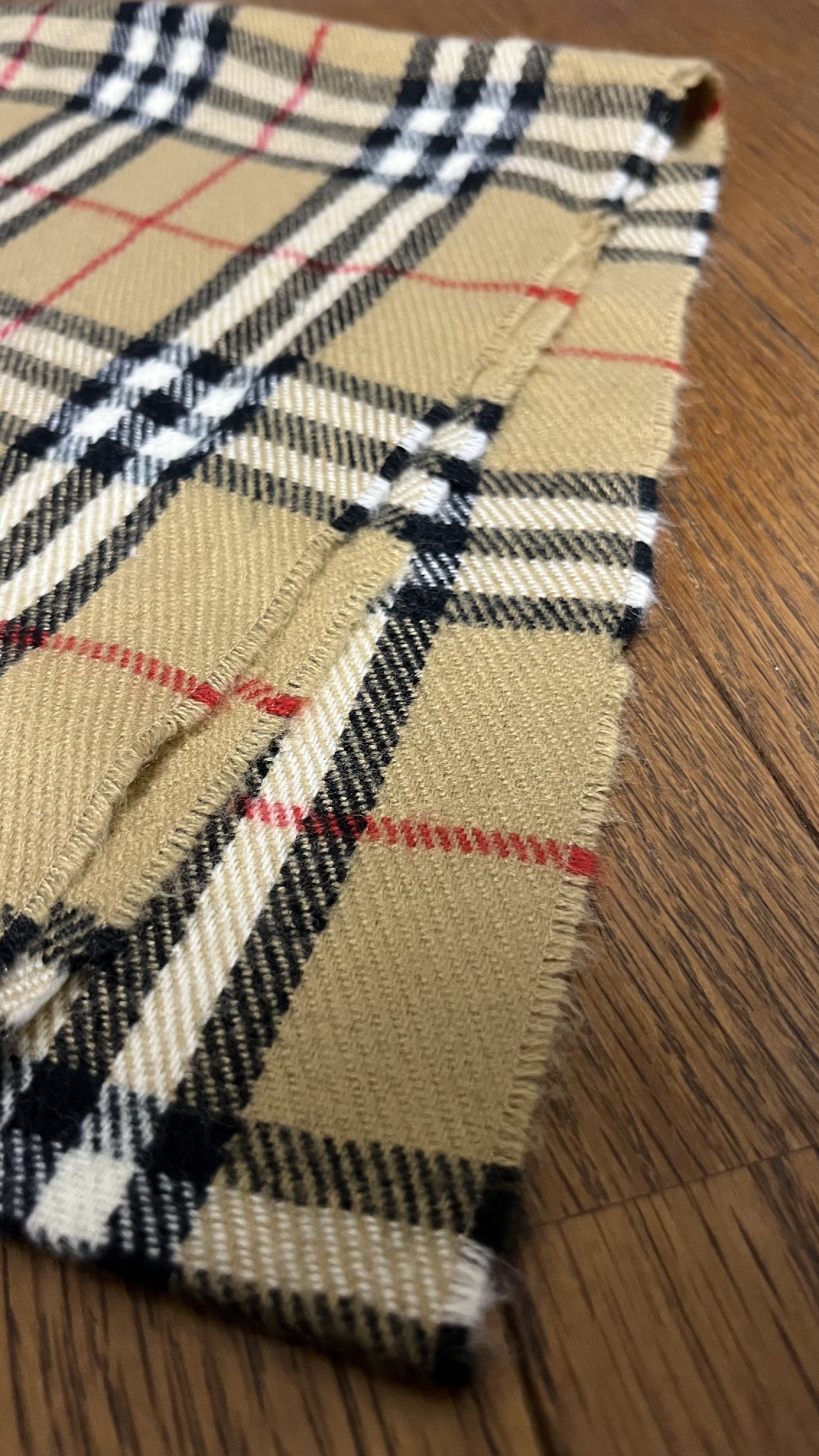 BURBERRY Cashmere Nova Check Scarf Length: 144cm Width: 30cm 100% Cashmere Nova Check Scarf