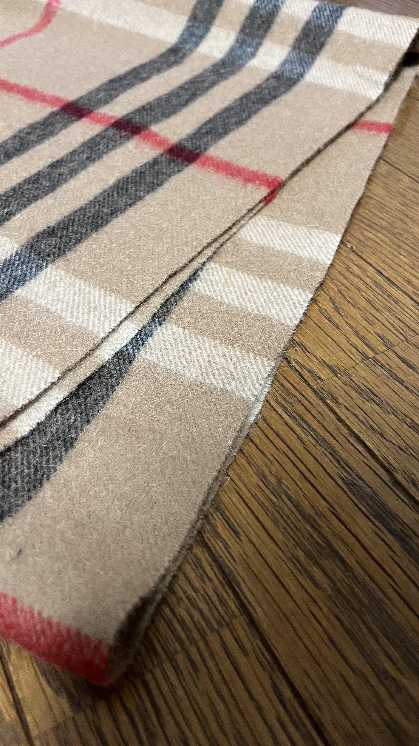 BURBERRY Cashmere Nova Check Scarf Length: 166cm Width: 31cm 100% Cashmere Rare Nova Check 100% Cashmere Scarf