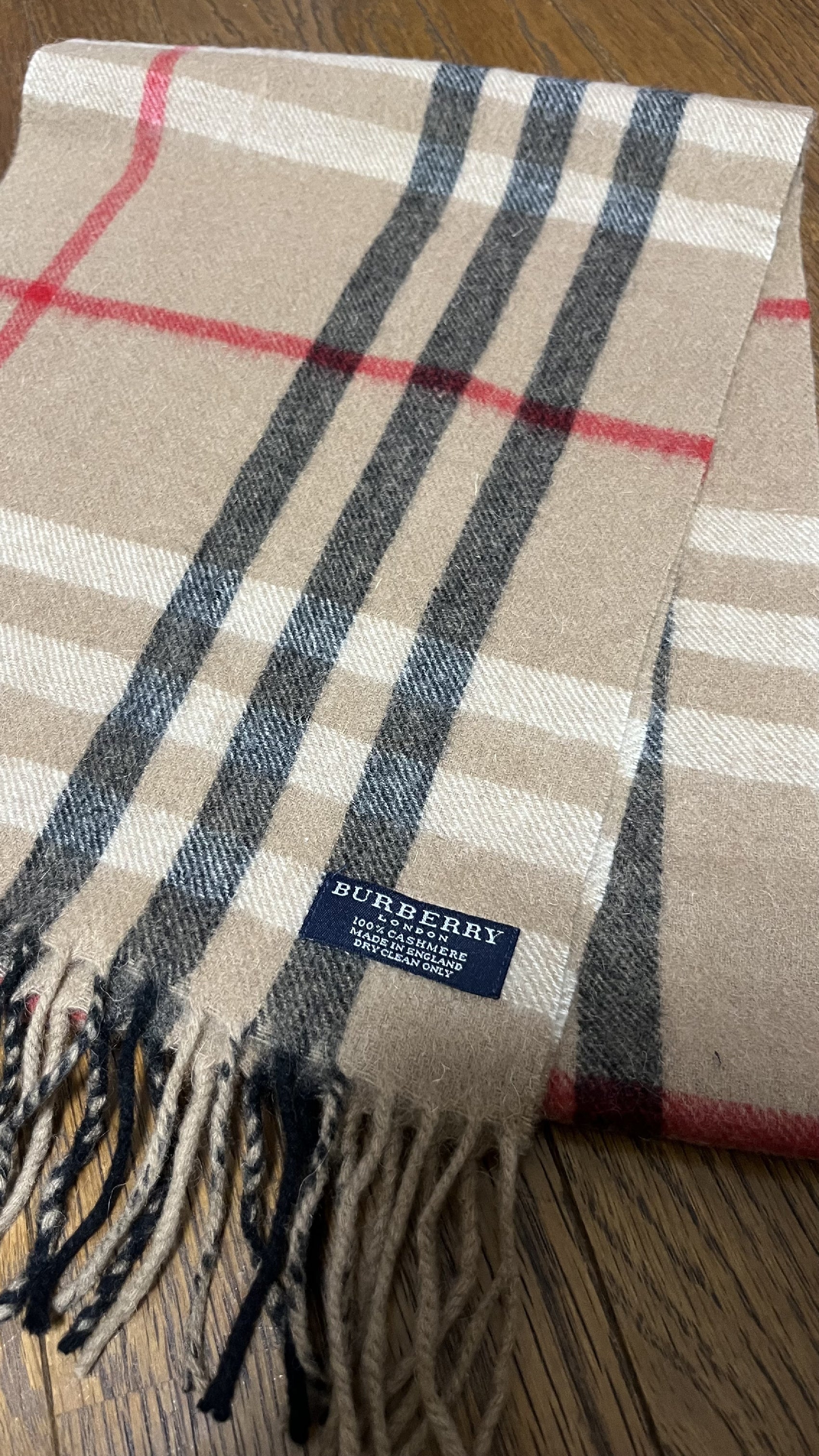 BURBERRY Cashmere Nova Check Scarf Length: 166cm Width: 31cm 100% Cashmere Rare Nova Check 100% Cashmere Scarf