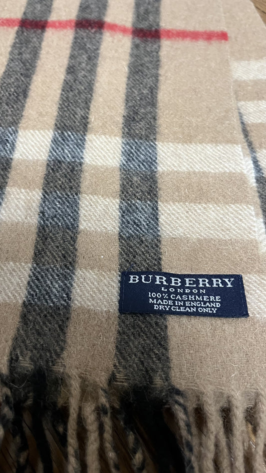 BURBERRY Cashmere Nova Check Scarf Length: 166cm Width: 31cm 100% Cashmere Rare Nova Check 100% Cashmere Scarf