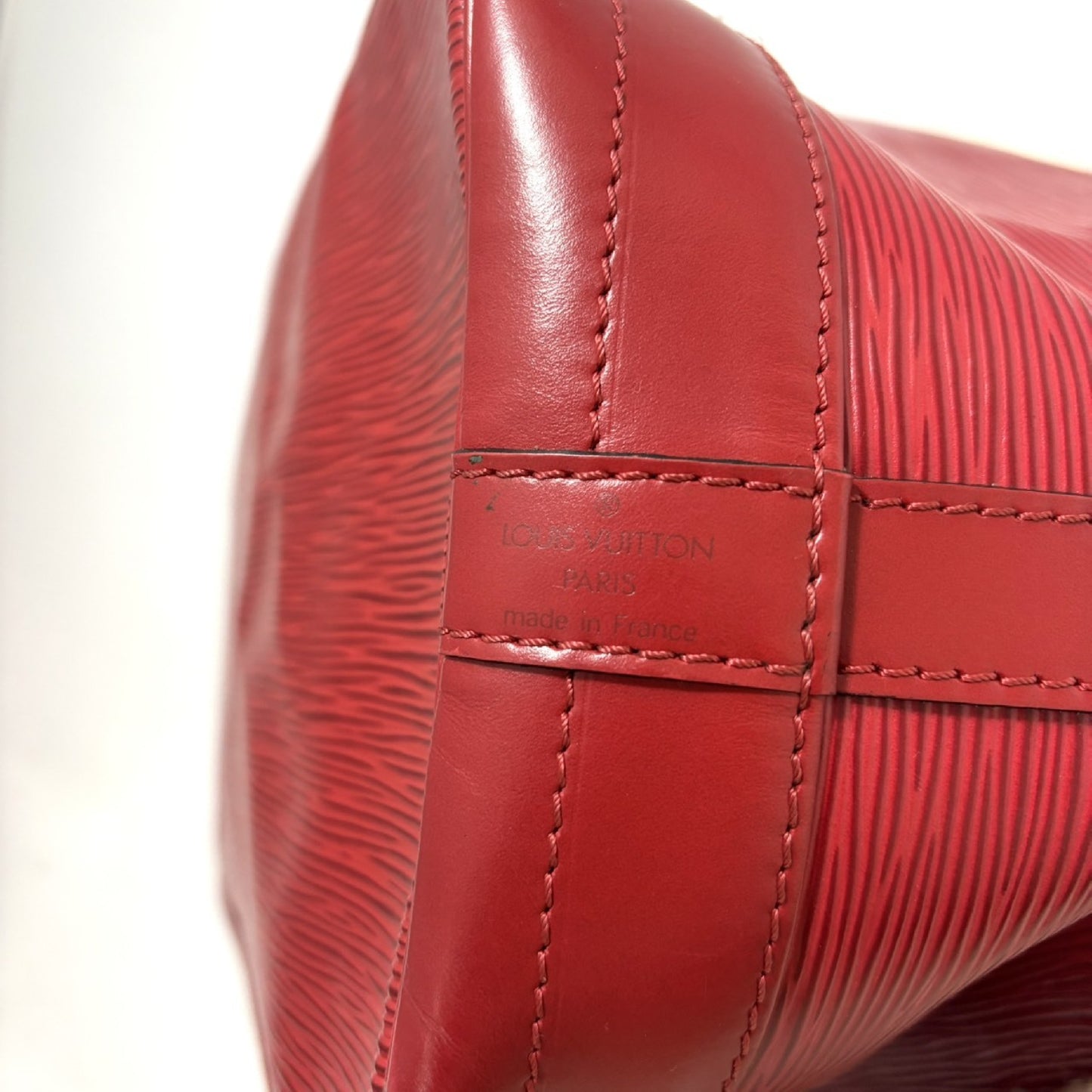LOUIS VUITTON Noe Epi Shoulder Bag
