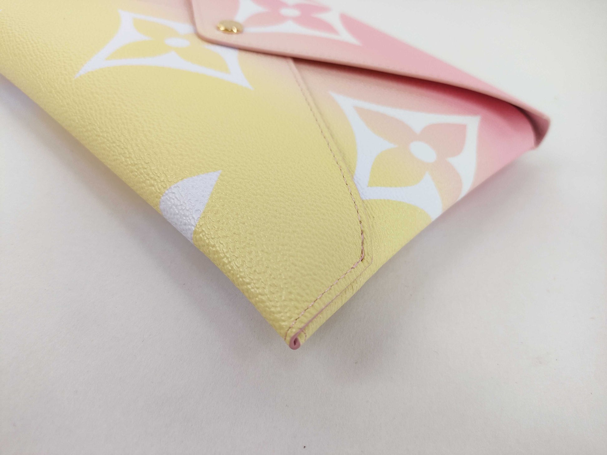 LOUIS VUITTON Monogram Pochette Kirigami Pouch Clutch Bag Brand New, Unused Clutch Bag