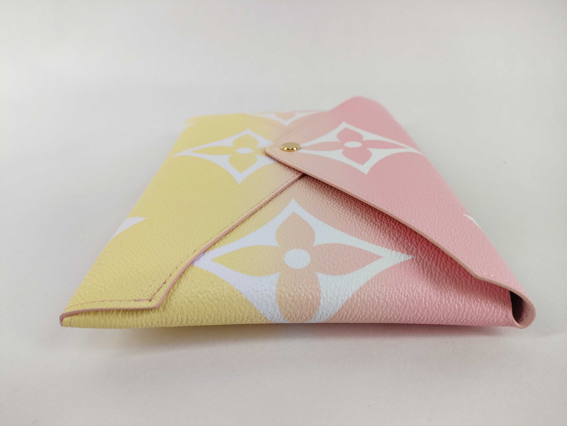 LOUIS VUITTON Monogram Pochette Kirigami Pouch Clutch Bag Brand New, Unused Clutch Bag