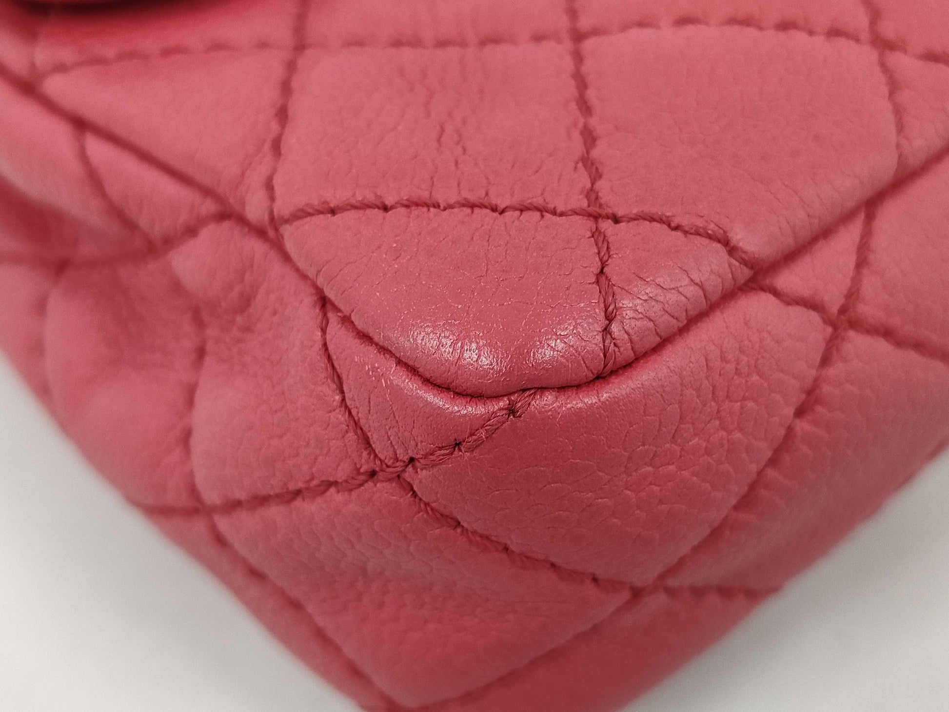 CHANEL Caviar Skin 25 Red Shoulder Bag