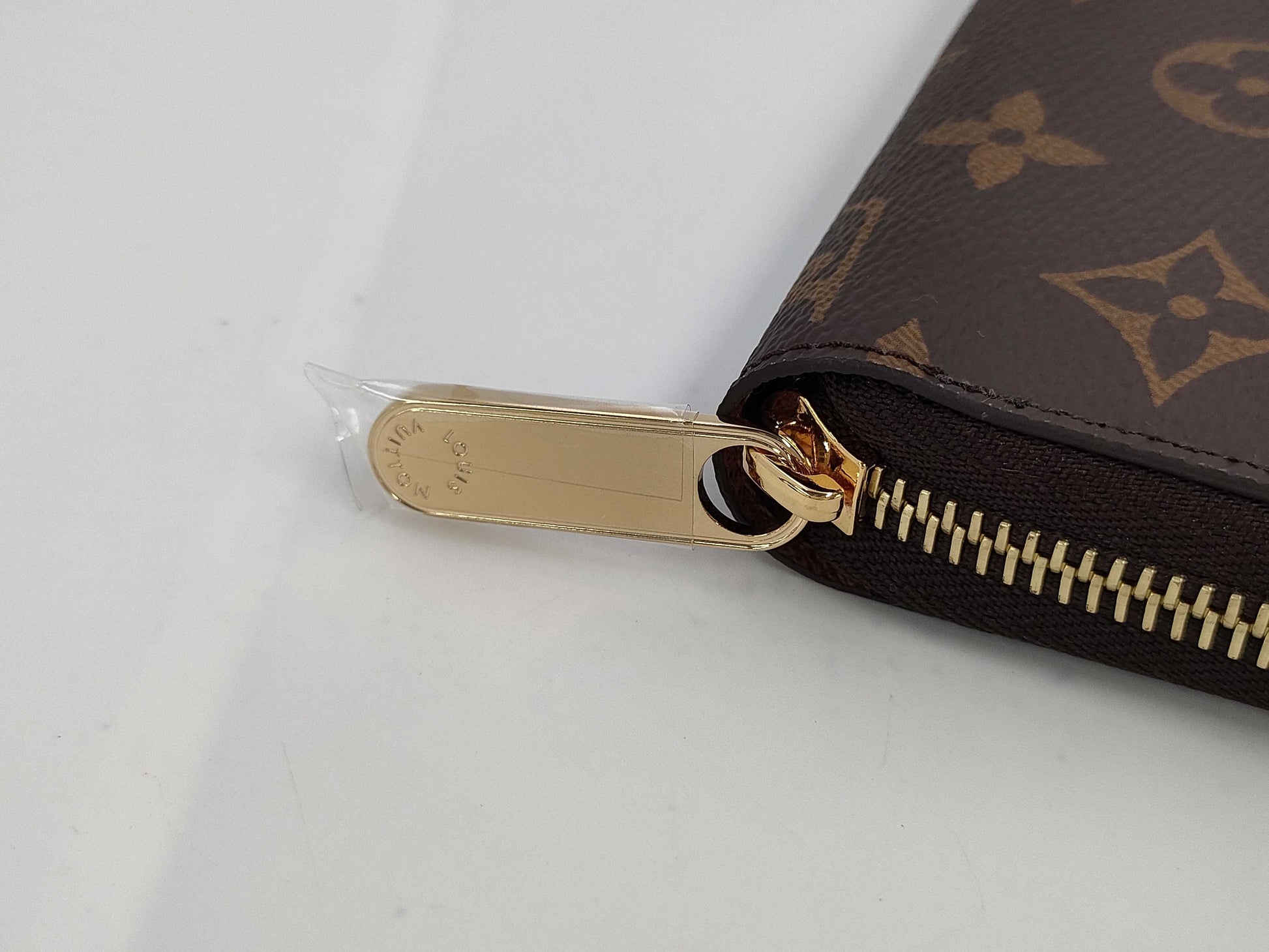 LOUIS VUITTON Vuitton M42616 Monogram Zippy Wallet RFID Wallet