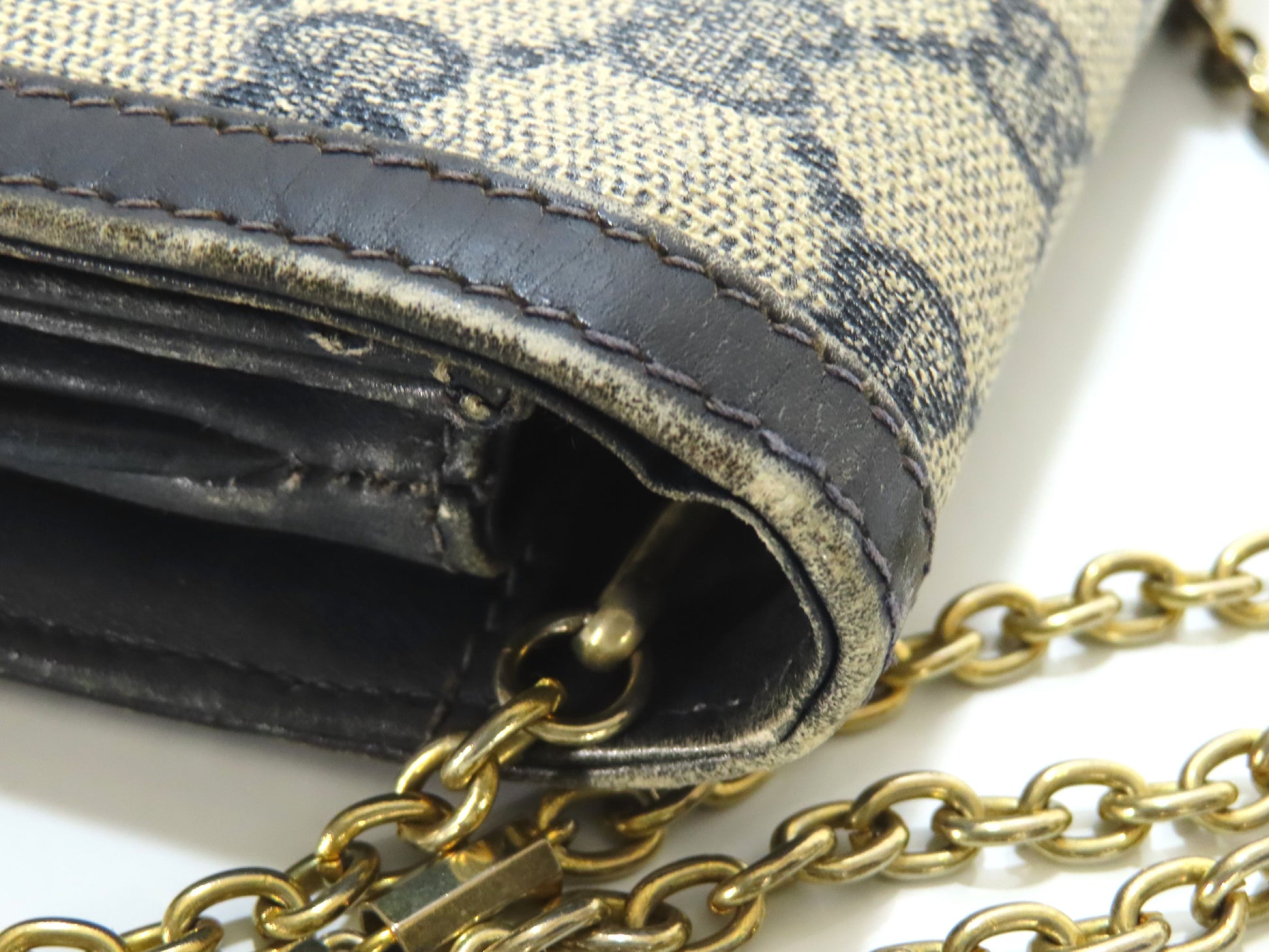 GUCCI GG Supreme Chain Shoulder Bag