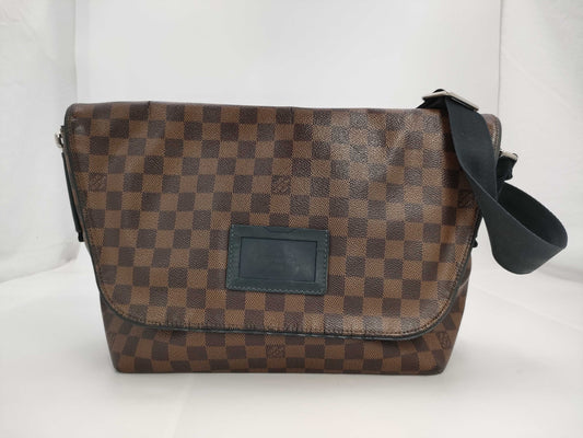 LOUIS VUITTON Vuitton Damier Messenger Bag Shoulder Bag