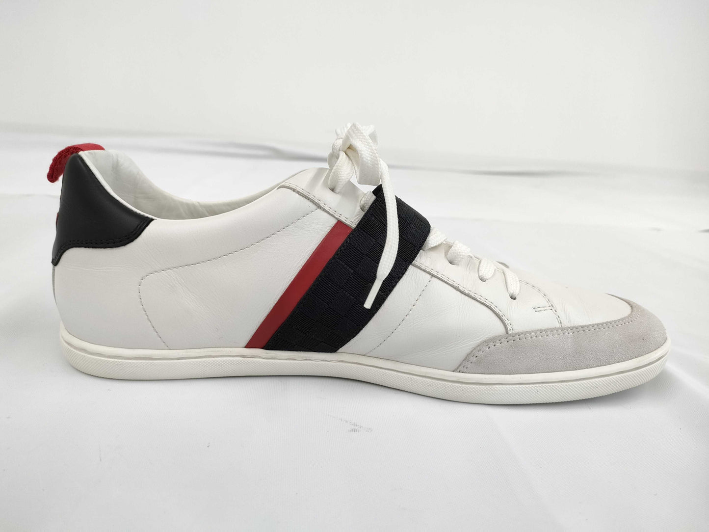 LOUIS VUITTON Sneakers L V Size 8 Sneakers