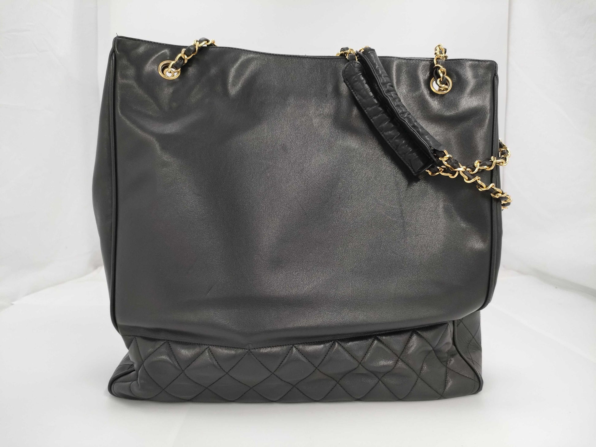 CHANEL Lambskin Chain Shoulder Black Shoulder Bag