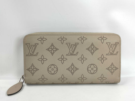 LOUIS VUITTON M69821 Monogram Mahina Zippy Wallet, Greige, with Box and Dust Bag