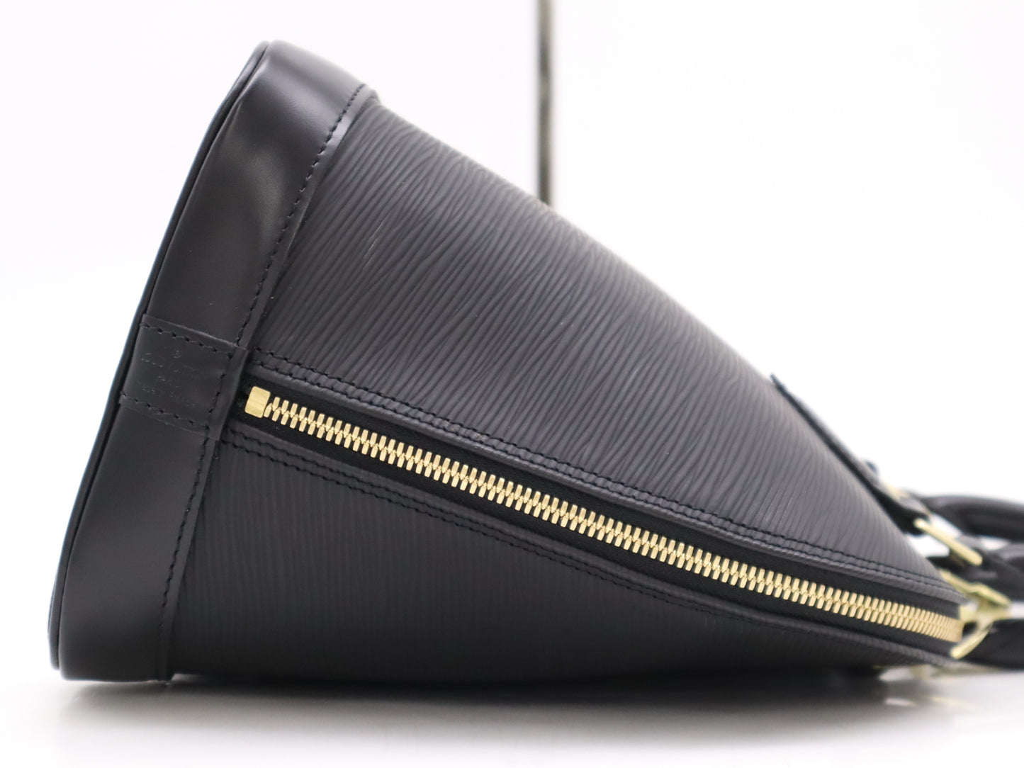 LOUIS VUITTON M52142 Epi Alma Noir Handbag
