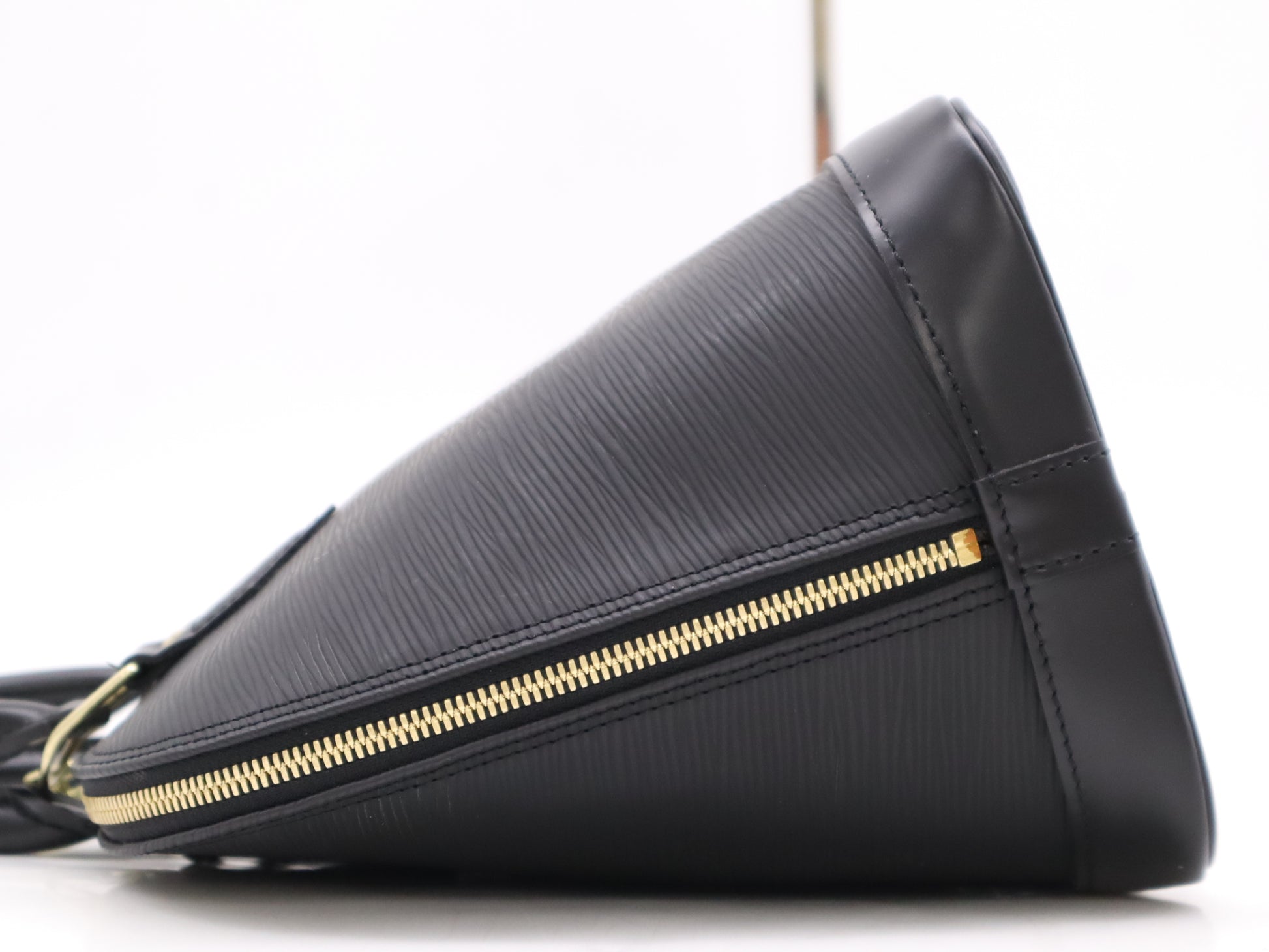 LOUIS VUITTON M52142 Epi Alma Noir Handbag