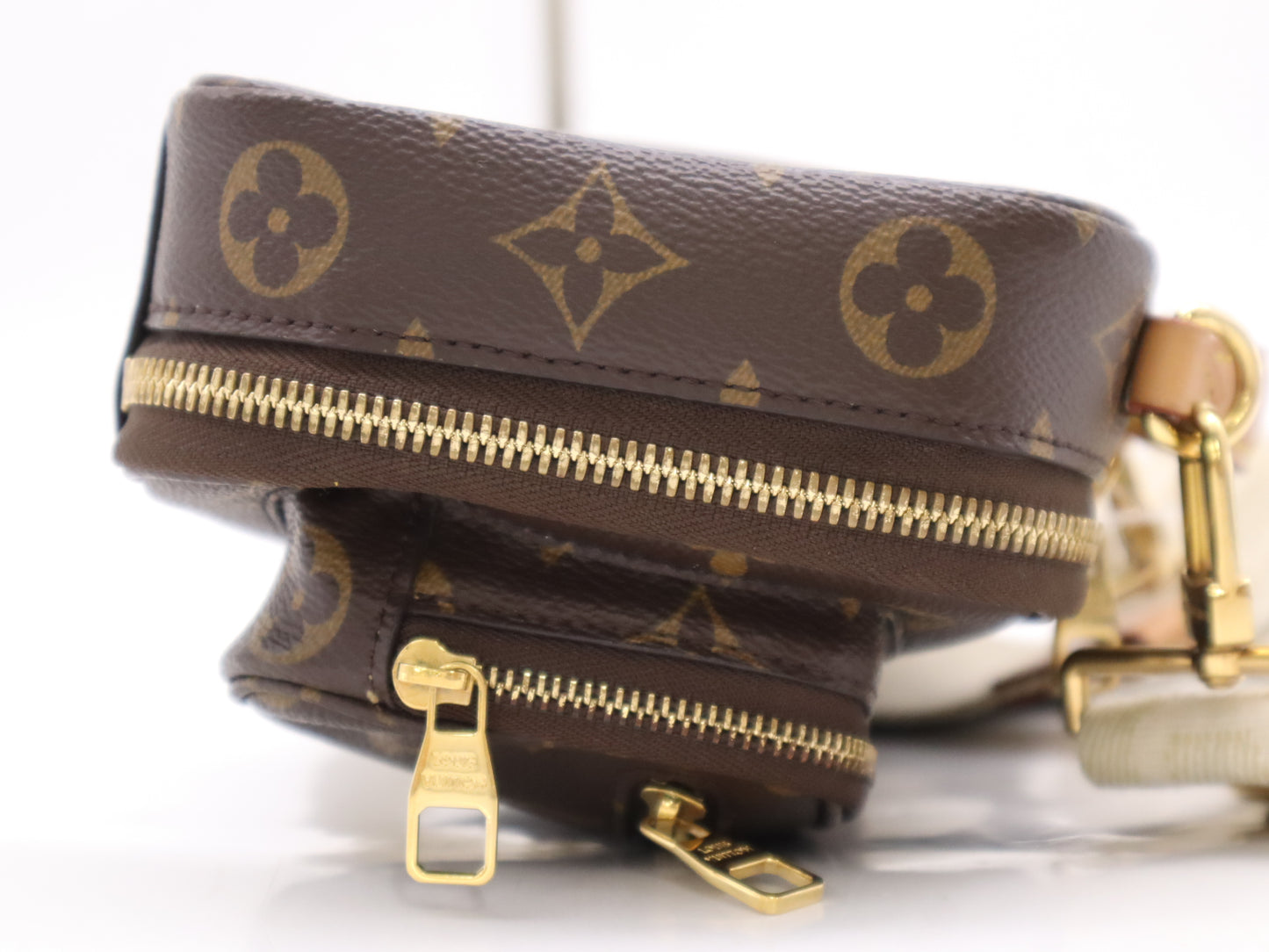 LOUIS VUITTON M80446 Monogram Utility Crossbody Shoulder Bag