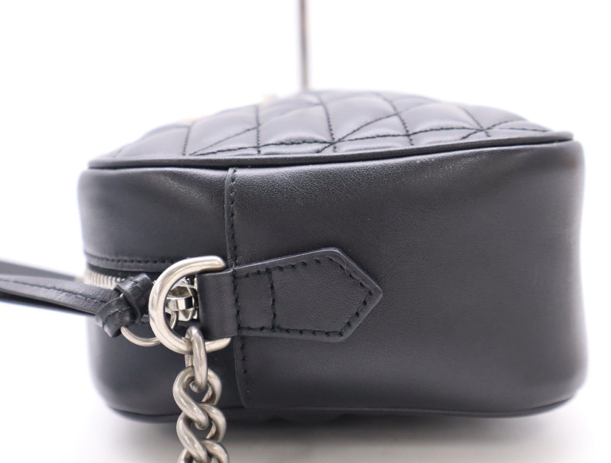GUCCI 447632 GG Marmont Small Shoulder Bag, Leather, Quilted with GG Logo, Black, Includes Dust Bag