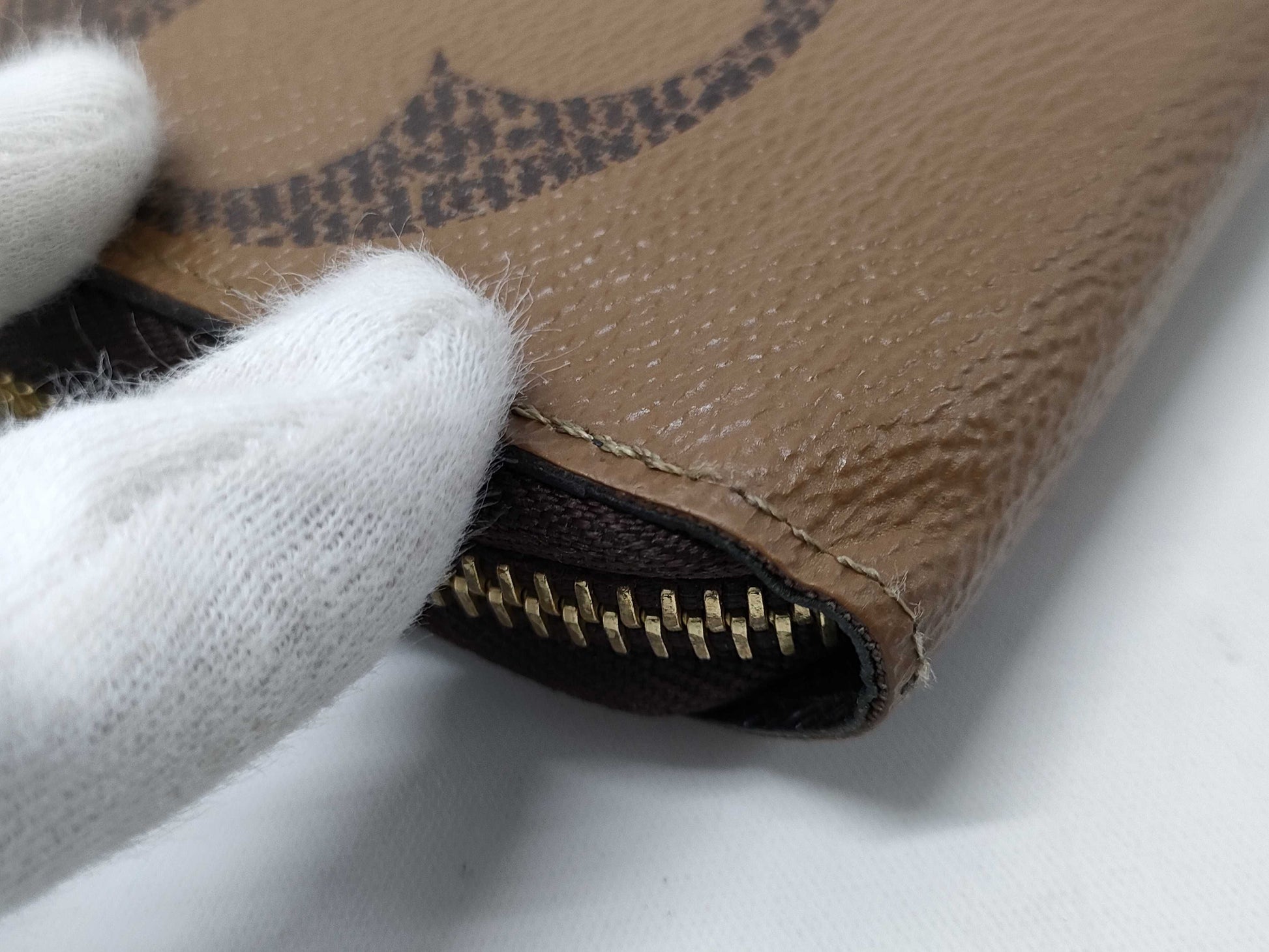 LOUIS VUITTON M69353 Monogram Giant Reverse Zippy Wallet RFID Verified Box and Dust Bag Included