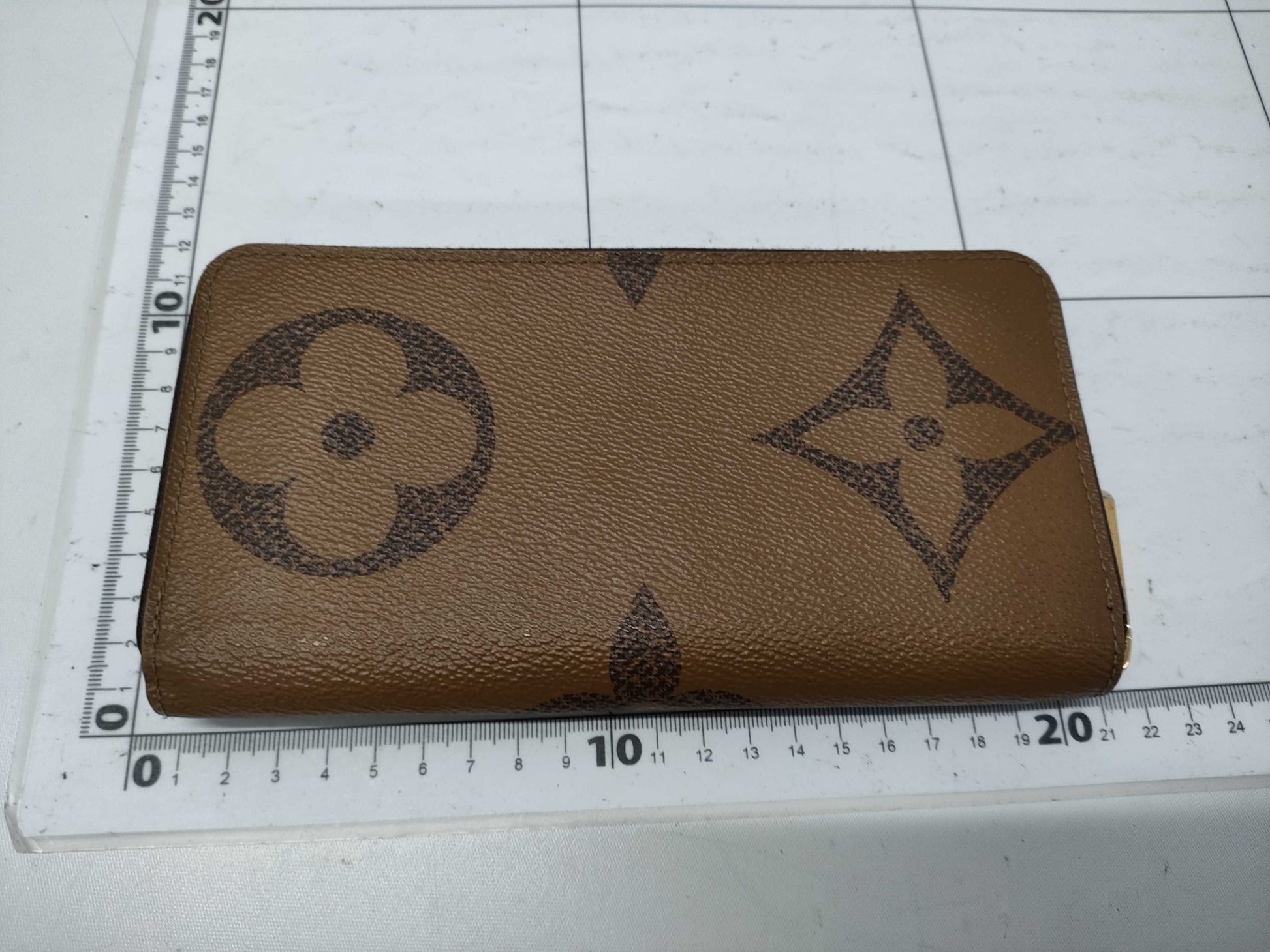 LOUIS VUITTON M69353 Monogram Giant Reverse Zippy Wallet RFID Verified Box and Dust Bag Included