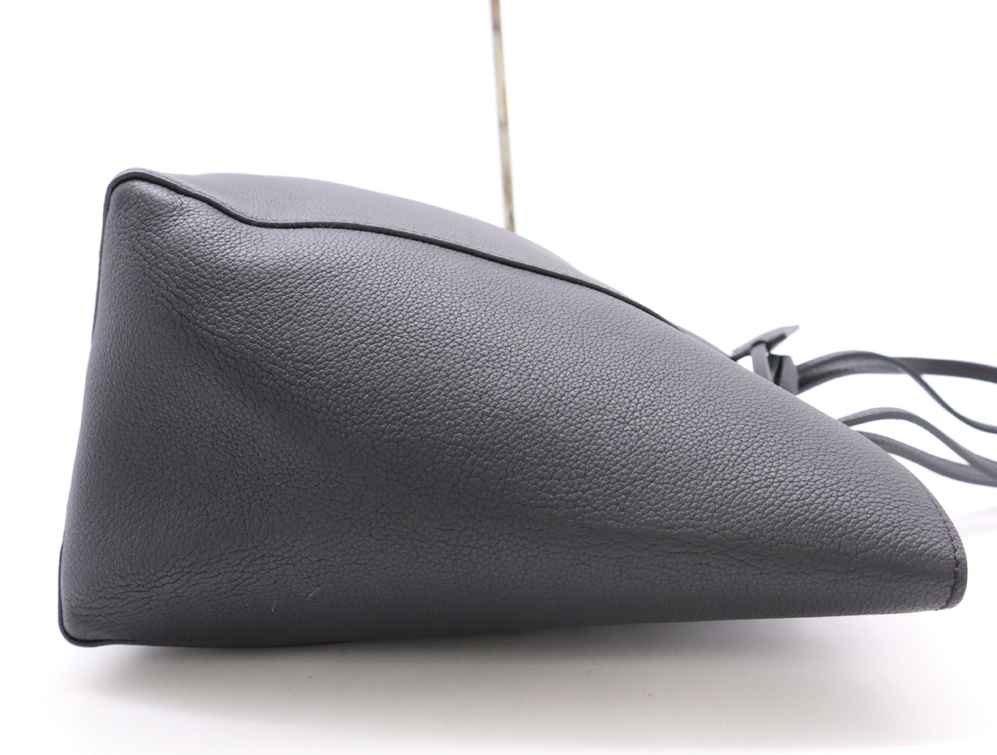 LOUIS VUITTON M42291 Taurillon Lockme Cabas Noir Tote Bag with Cloche