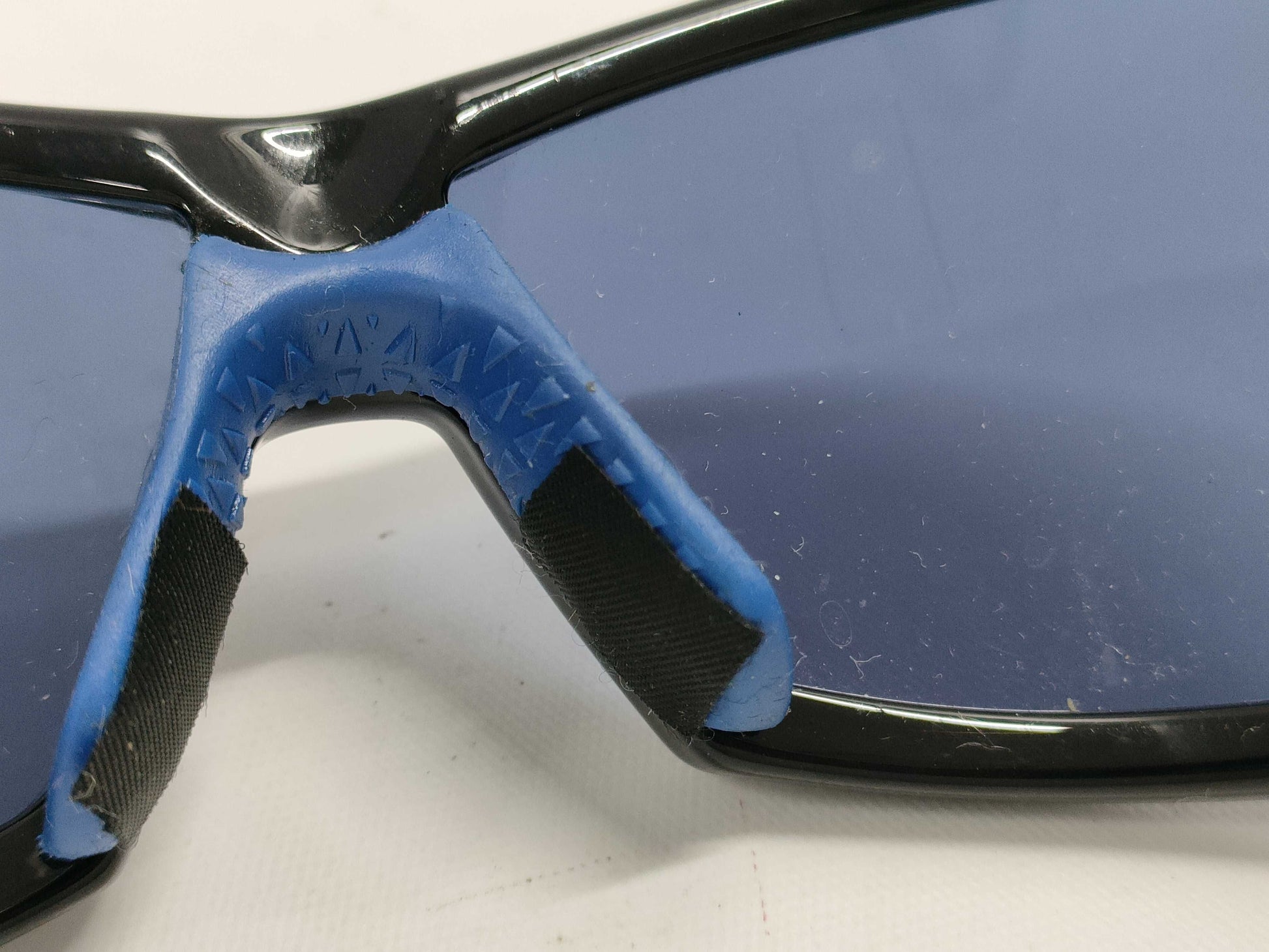 LOUIS VUITTON M80715 Vuitton Cup Sunglasses with Box and Case
