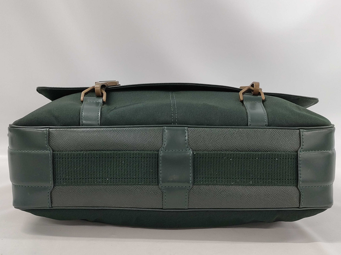 LOUIS VUITTON Taiga Del Su Messenger Bag M30164 Shoulder Bag