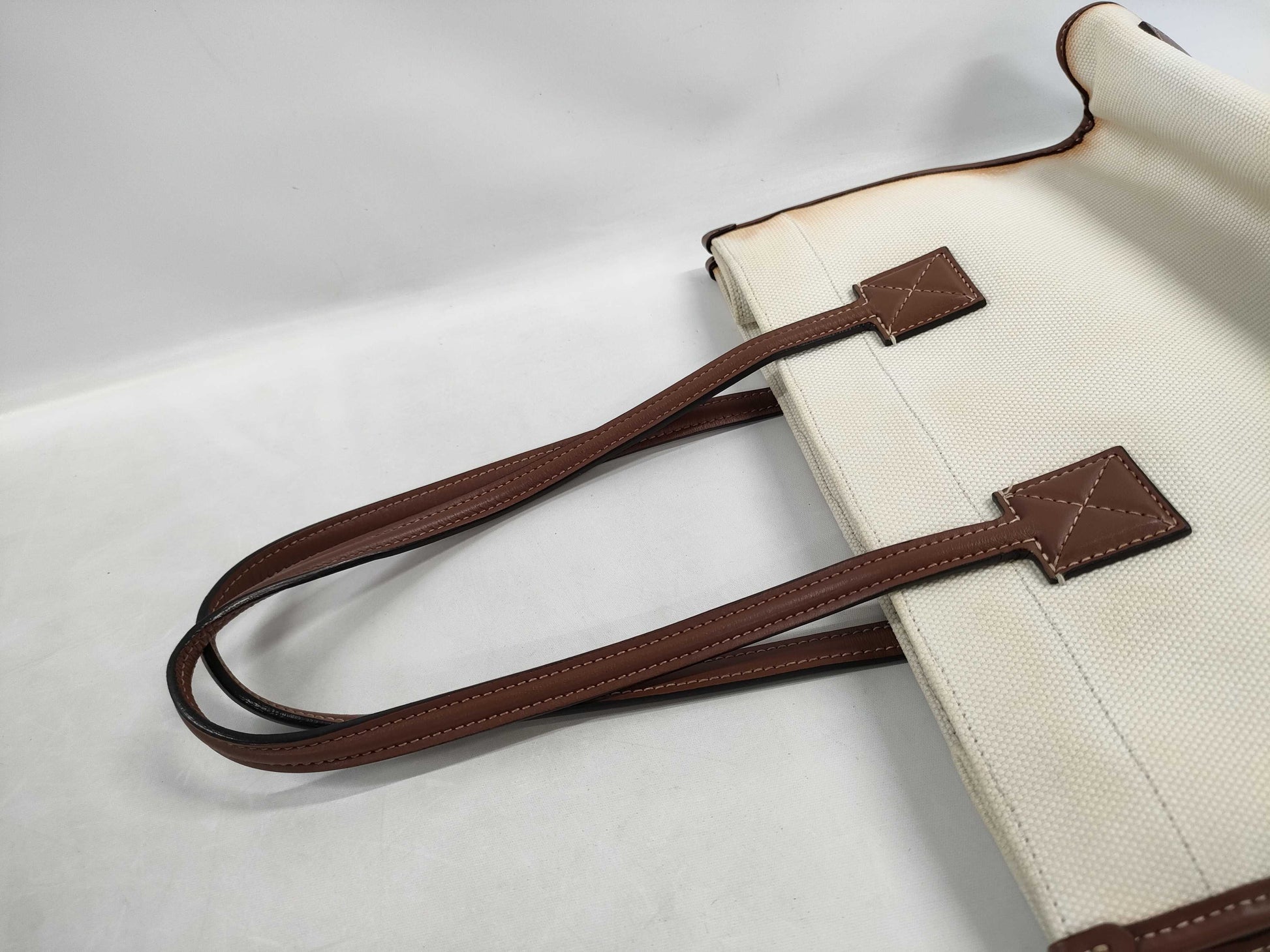 BURBERRY Medium Freya Tote Tote Bag