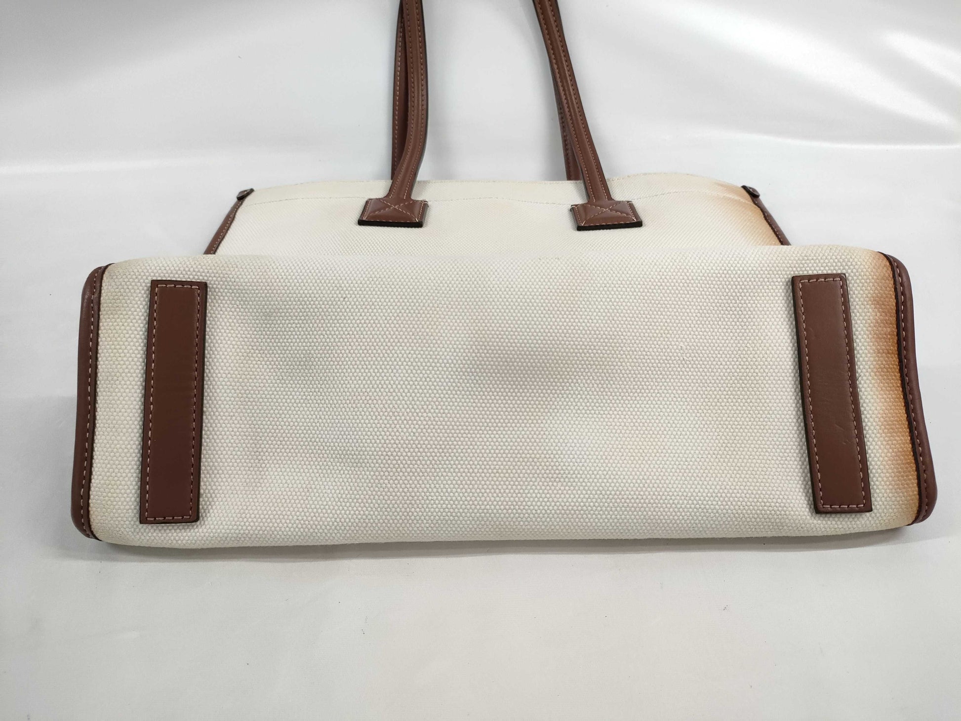 BURBERRY Medium Freya Tote Tote Bag