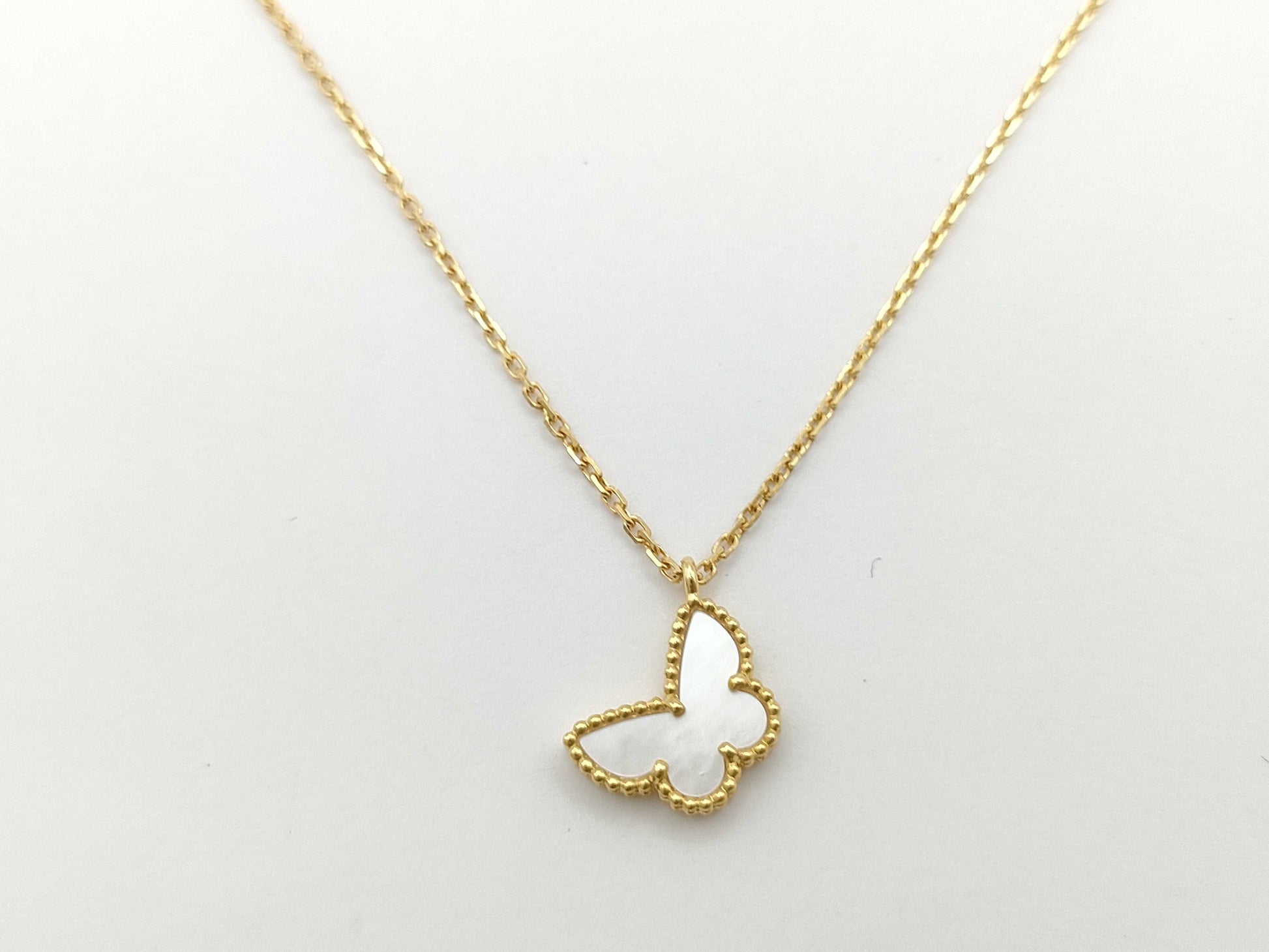 Van Cleef&Arpels Sweet Alhambra Papillon Mother-of-Pearl YG Au750 3.0g Necklace