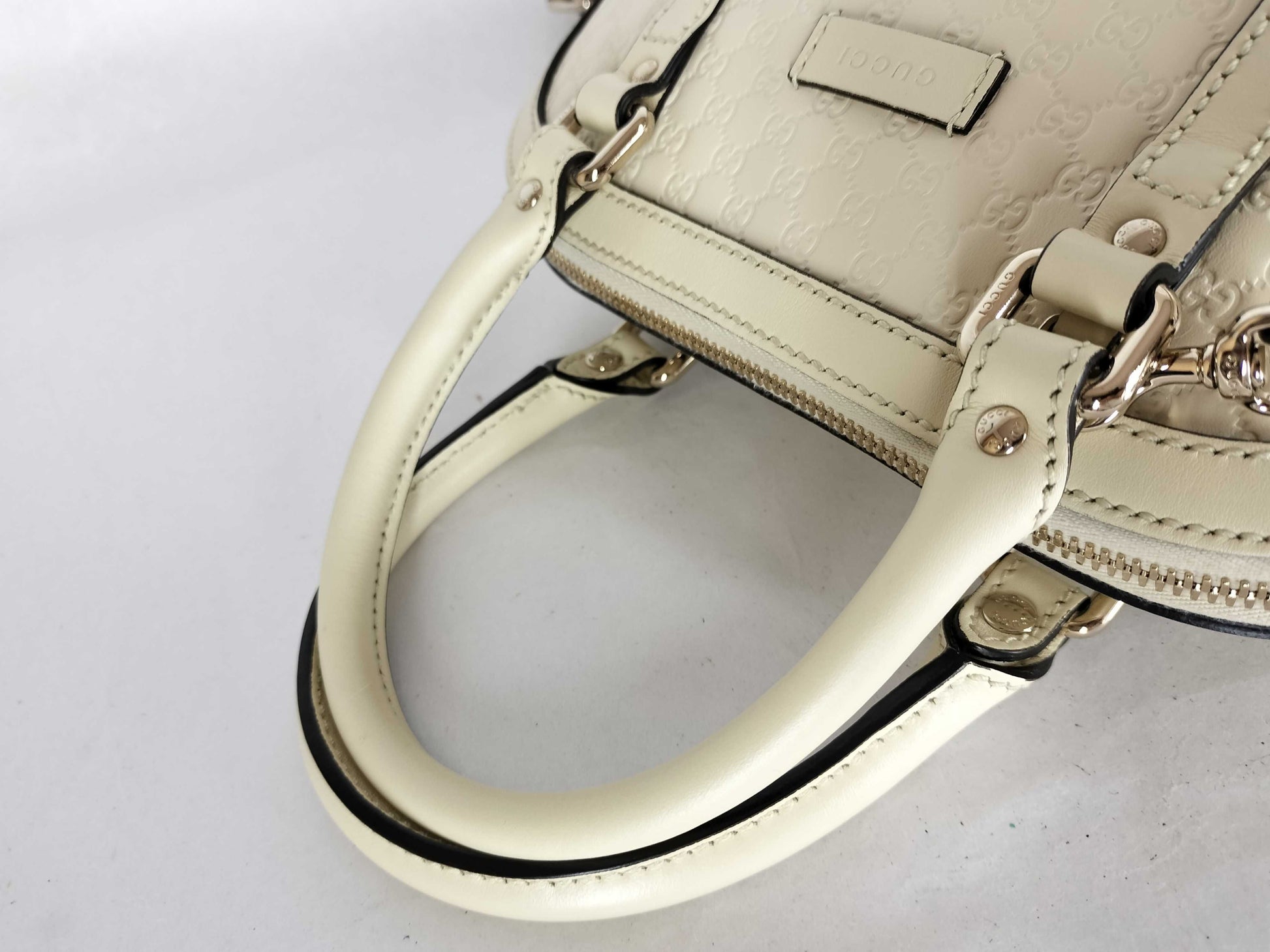GUCCI GG Micro GG Shoulder Bag White Shoulder Bag