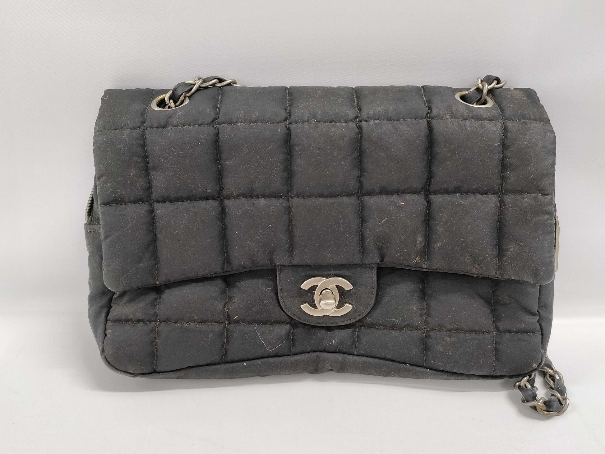 CHANEL Chocobar Chain Shoulder Bag