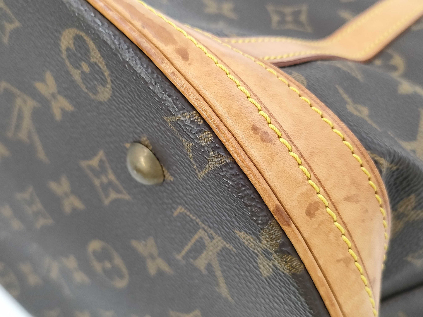 LOUIS VUITTON Vuitton Monogram Bucket GM Tote Bag
