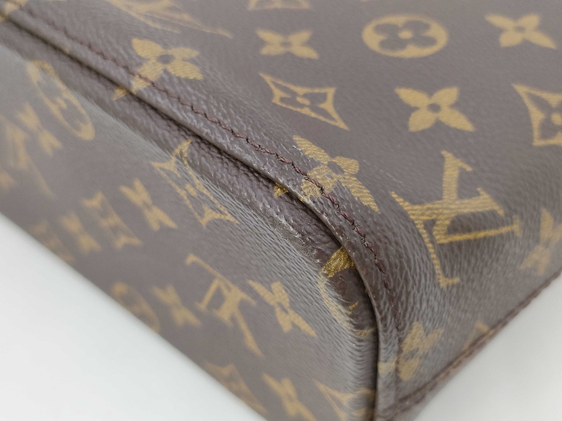 LOUIS VUITTON Vuitton Monogram Luco Tote Bag