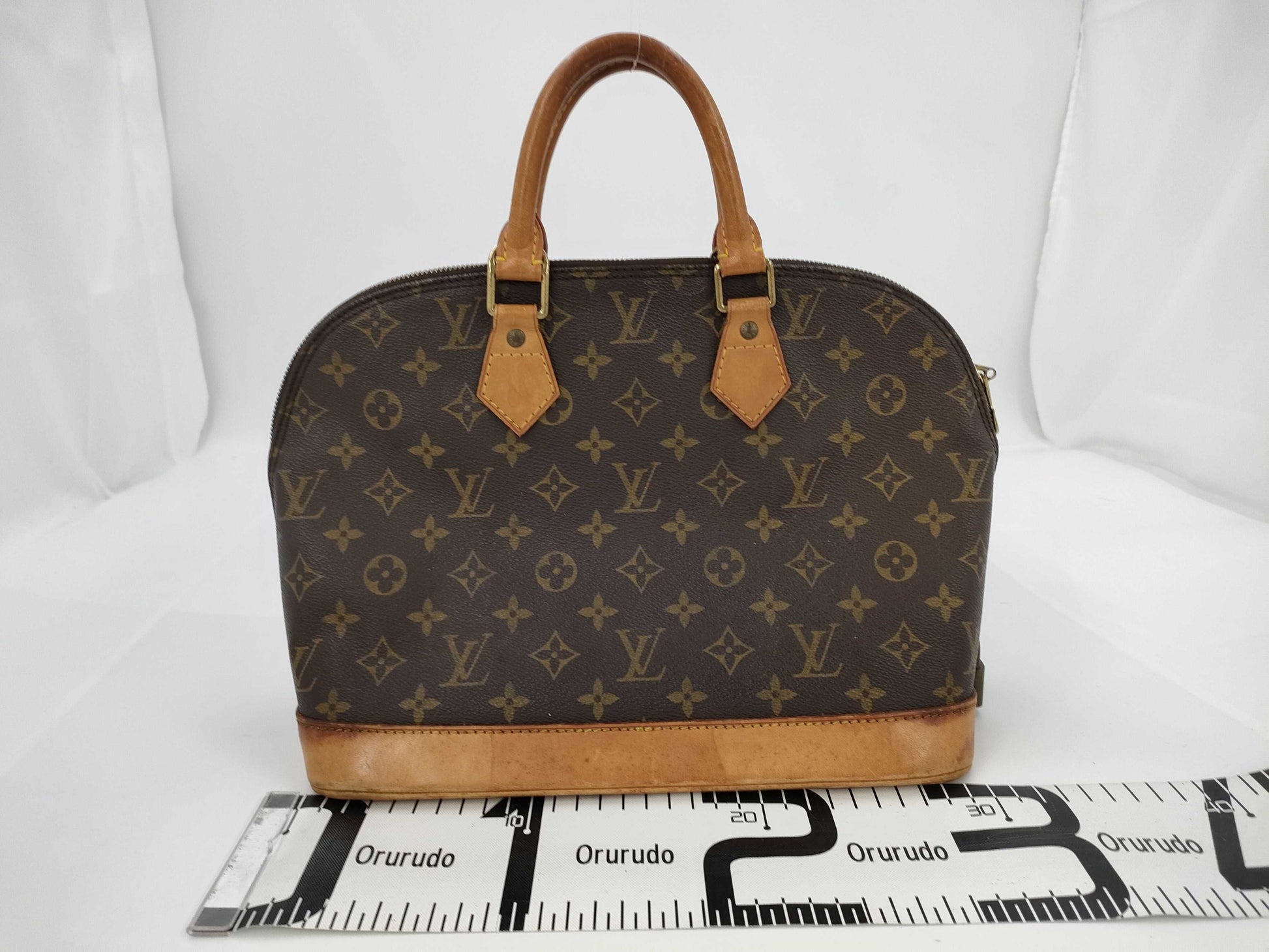 LOUIS VUITTON Vuitton Monogram Alma Handbag