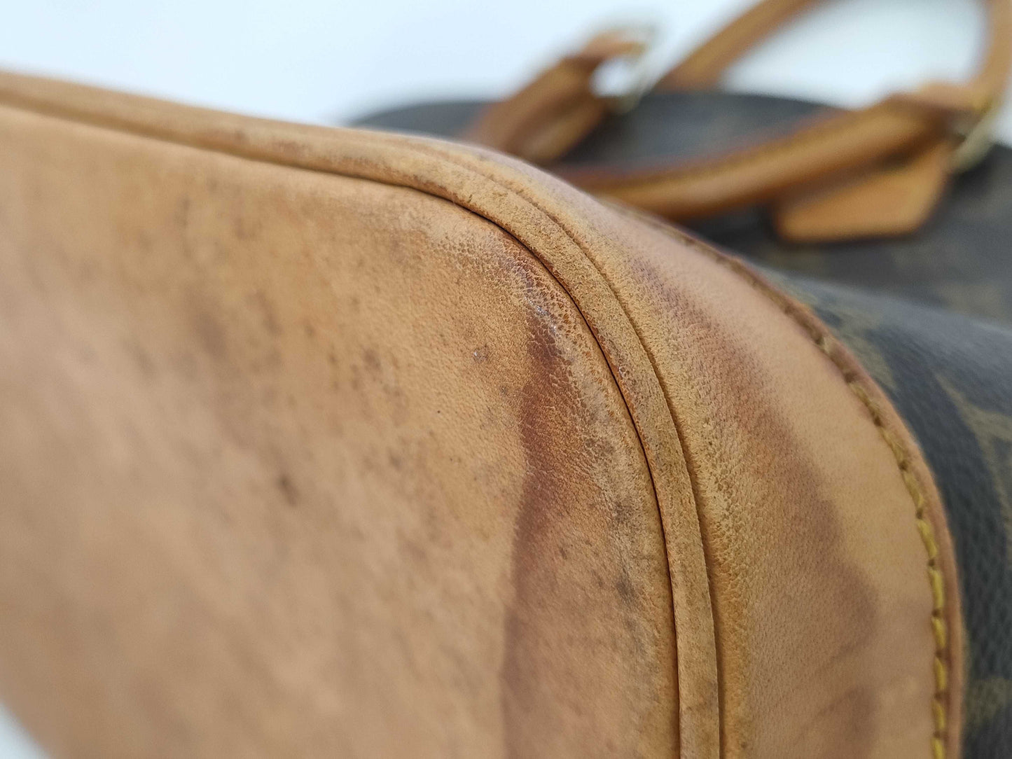 LOUIS VUITTON Vuitton Monogram Alma Handbag